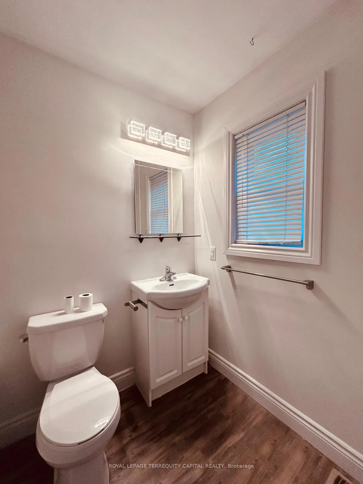 Photo 13 of Unit Upper, 190 Innisfil Street, Barrie, Lakeshore — HOMEH