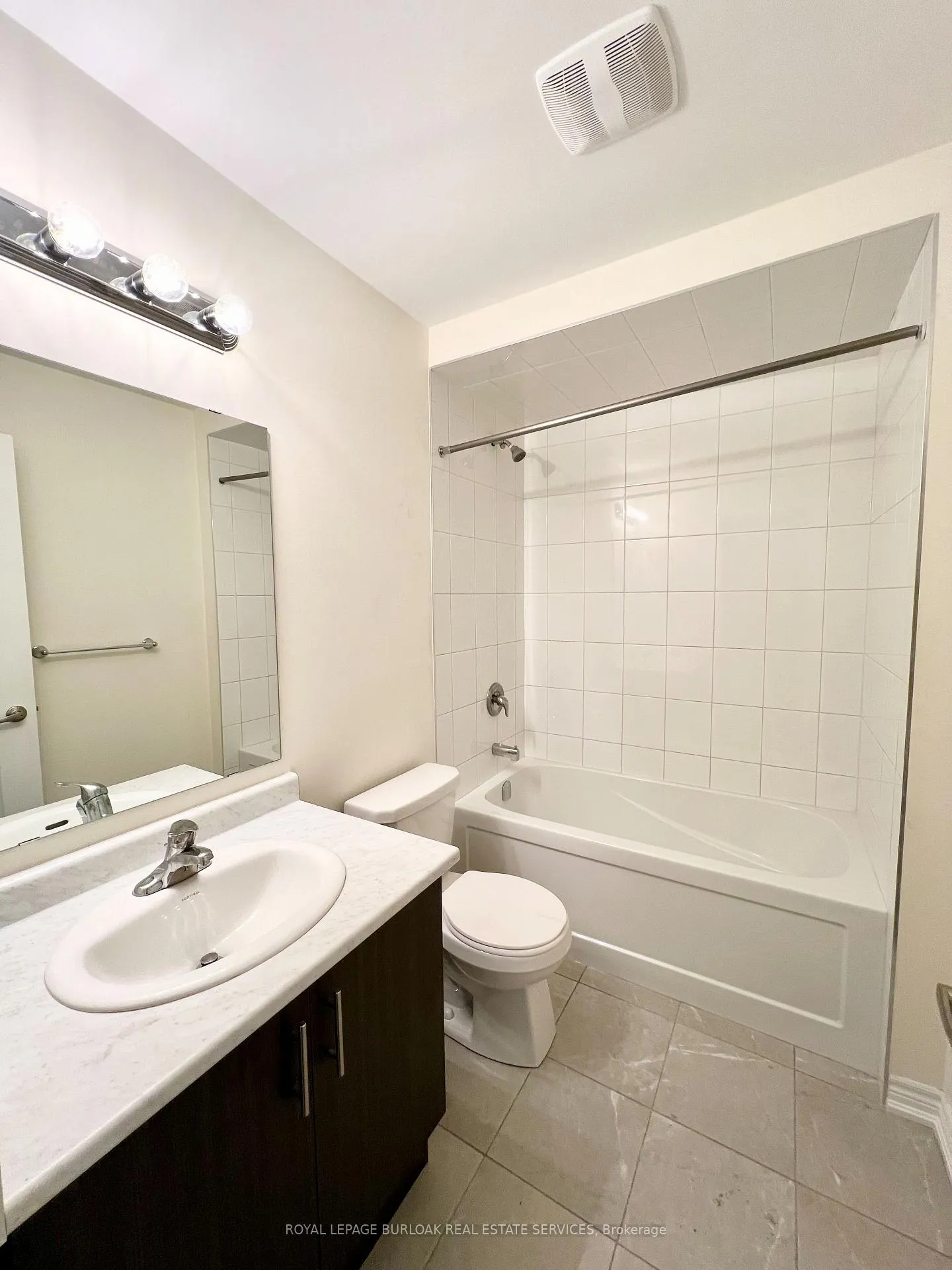 Photo 12 of 160 Sonoma Lane, Hamilton, Winona — HOMEH