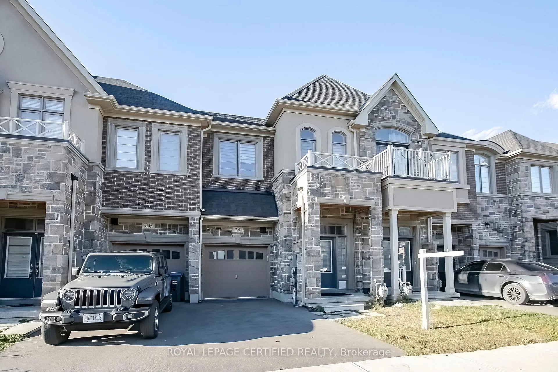 Photo 2 of 34 Dalbeattie Drive, Brampton, Bram West — HOMEH