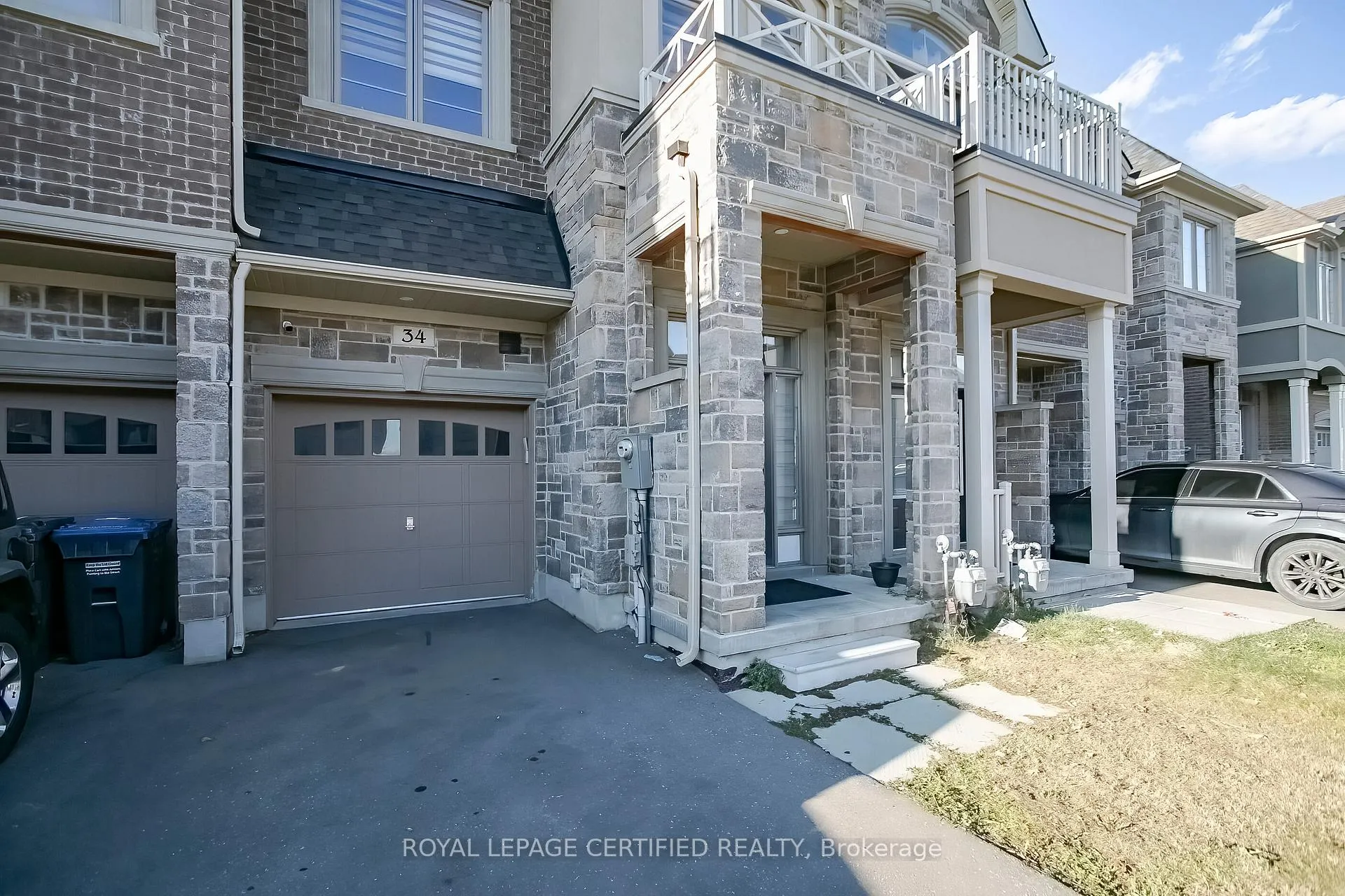 Photo 3 of 34 Dalbeattie Drive, Brampton, Bram West — HOMEH