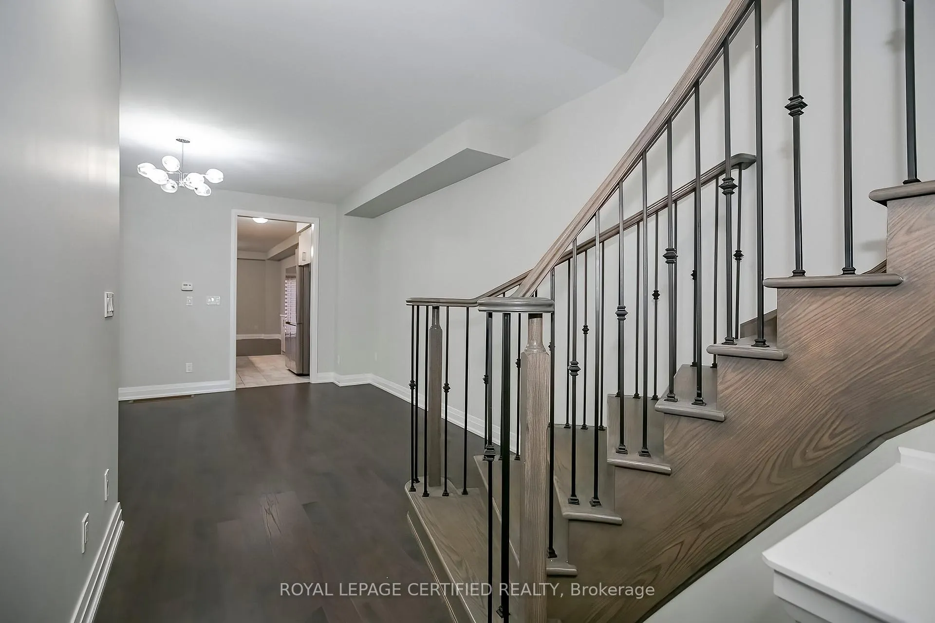 Photo 8 of 34 Dalbeattie Drive, Brampton, Bram West — HOMEH