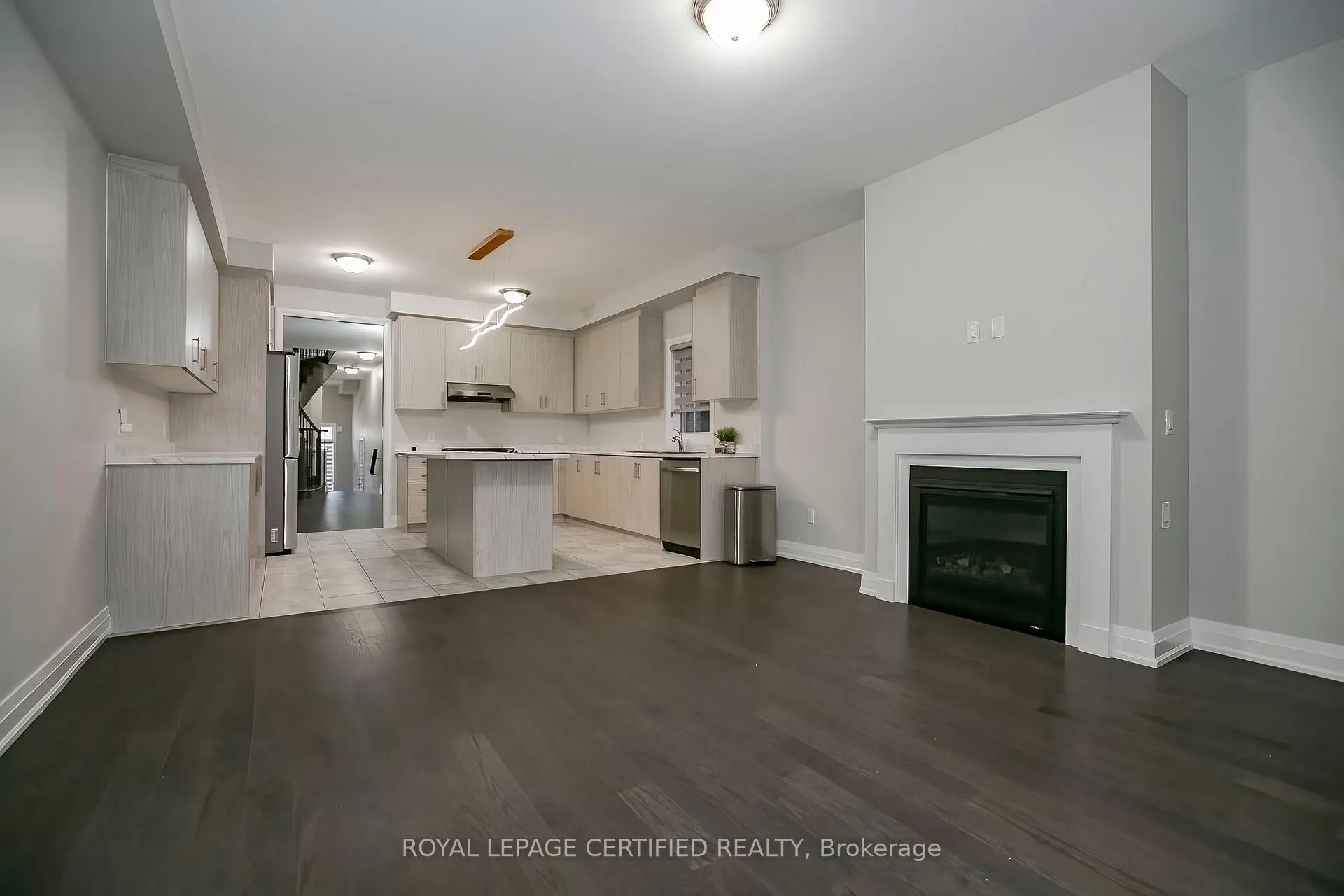 Photo 16 of 34 Dalbeattie Drive, Brampton, Bram West — HOMEH