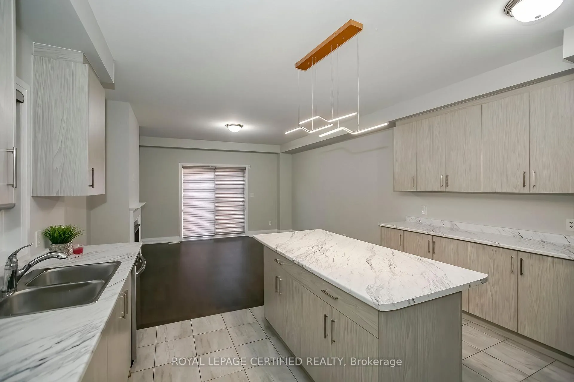 Photo 20 of 34 Dalbeattie Drive, Brampton, Bram West — HOMEH