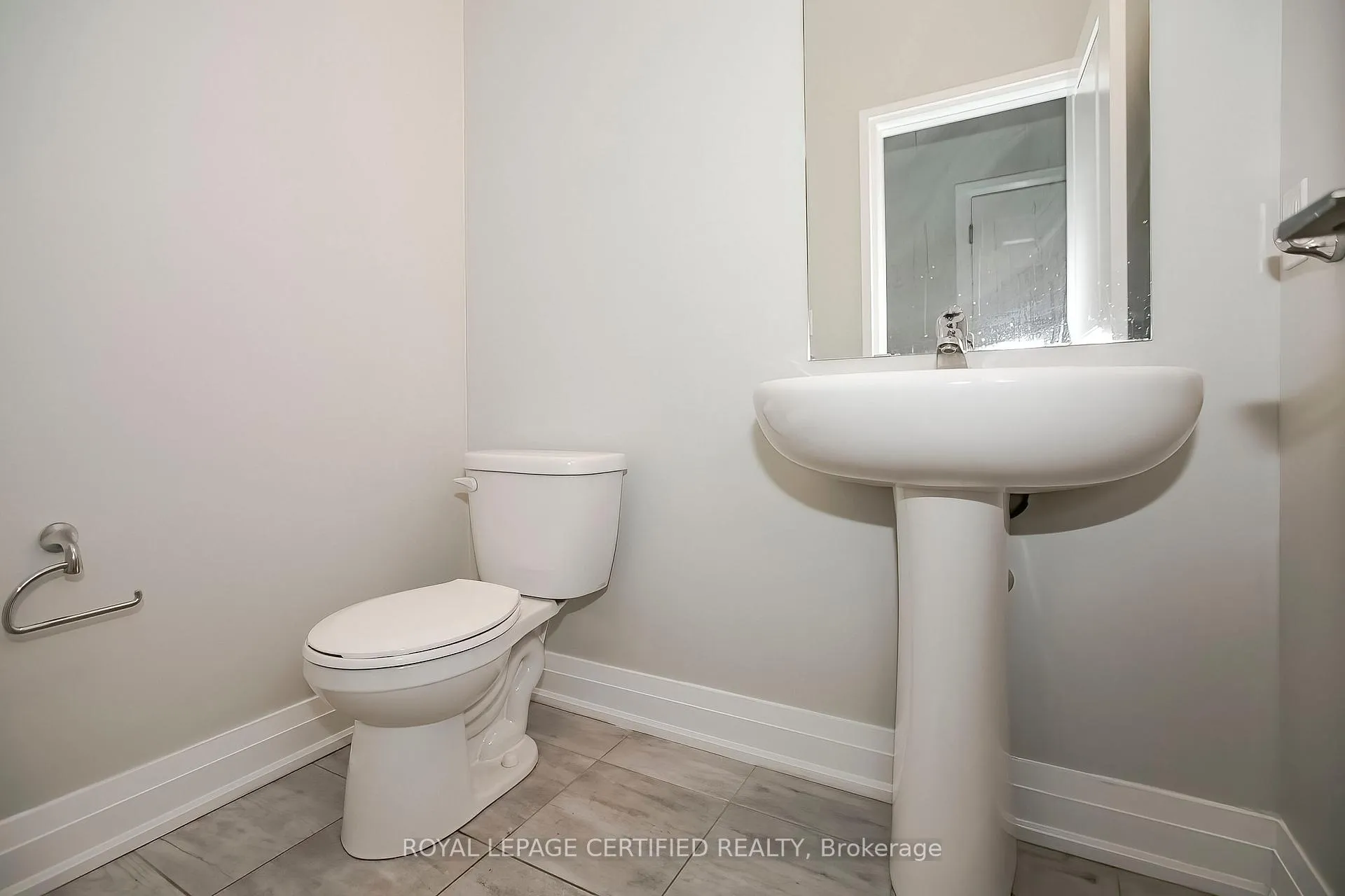 Photo 21 of 34 Dalbeattie Drive, Brampton, Bram West — HOMEH
