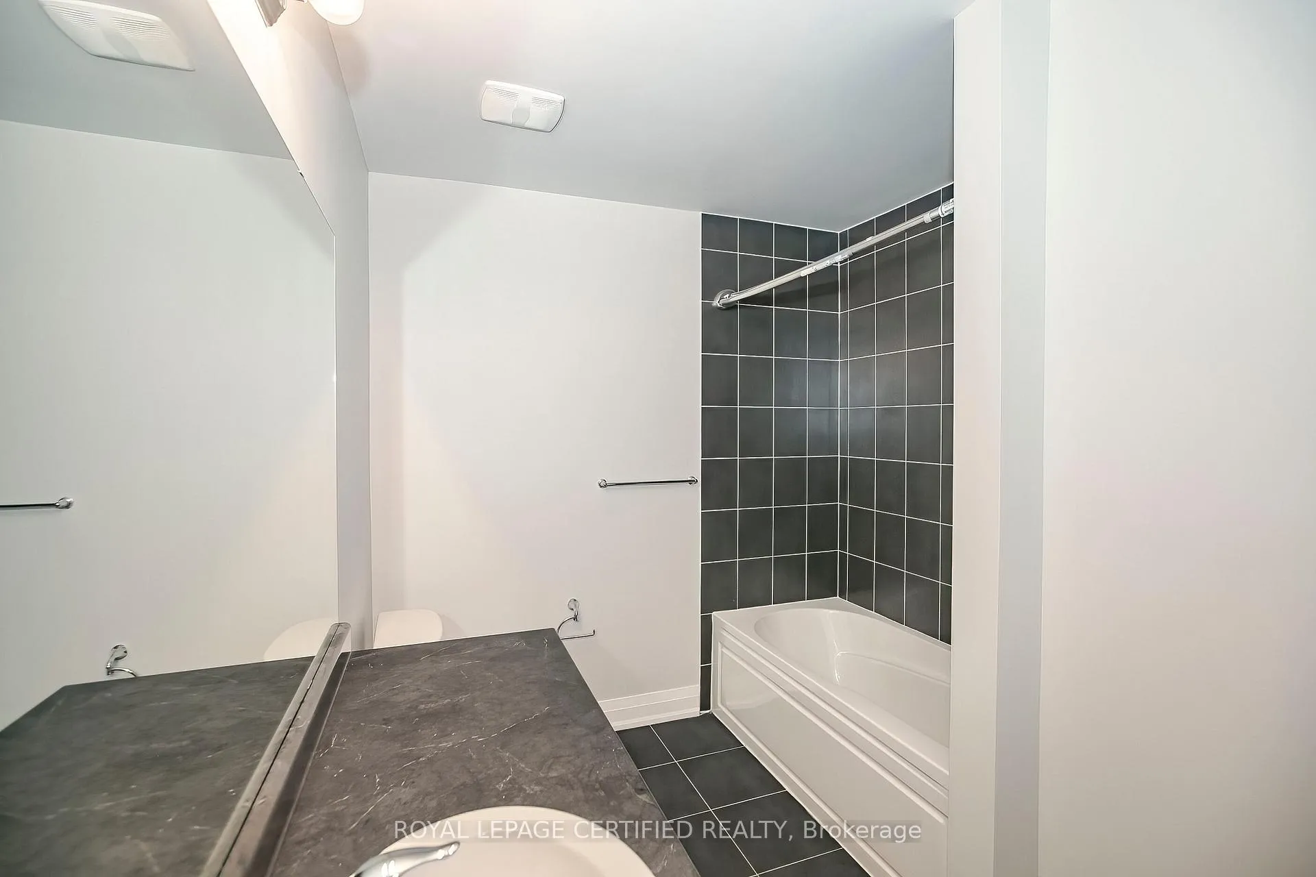 Photo 35 of 34 Dalbeattie Drive, Brampton, Bram West — HOMEH