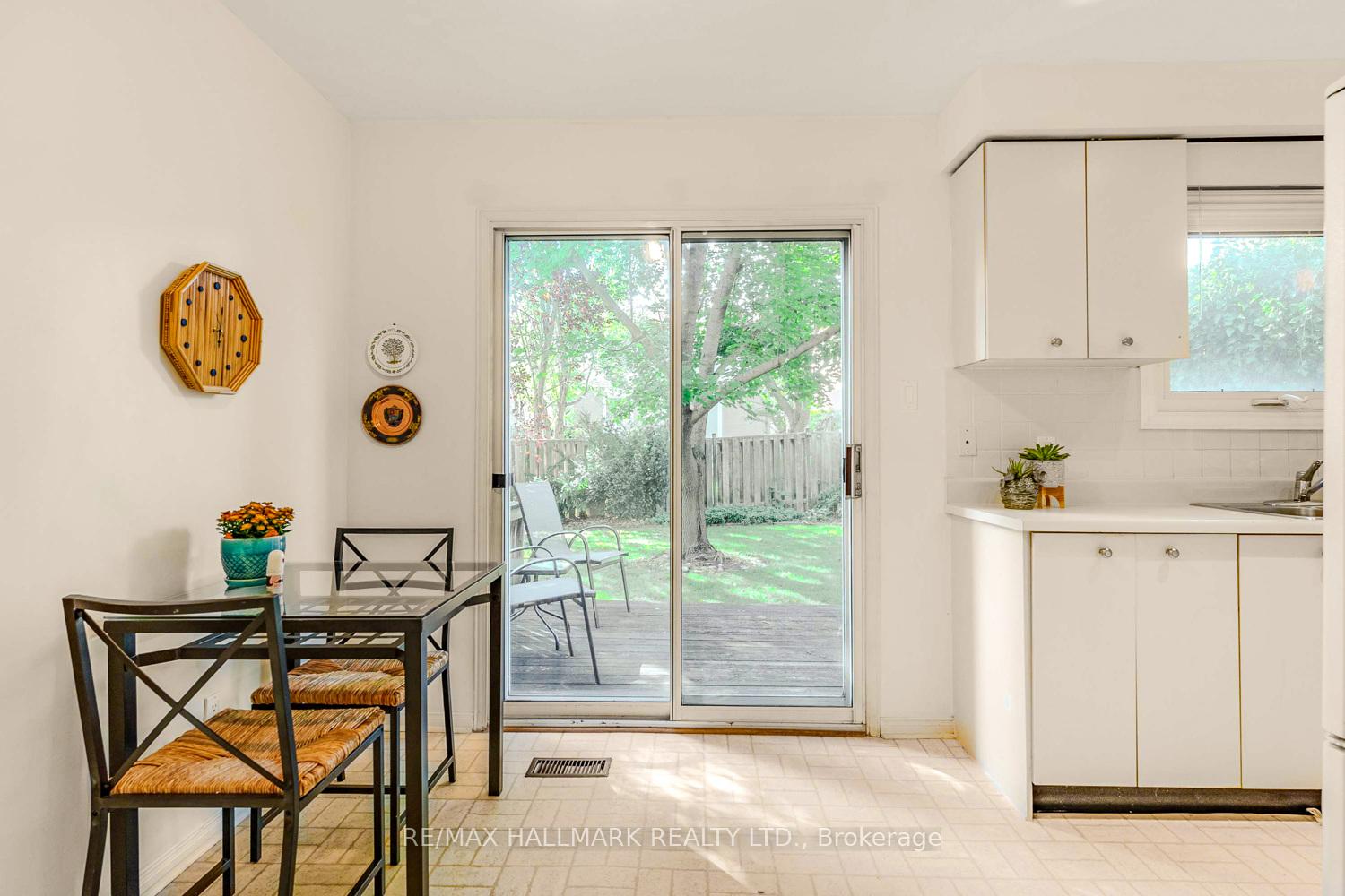 Photo 18 of 2143 Hunt Crescent, Burlington, Headon — HOMEH