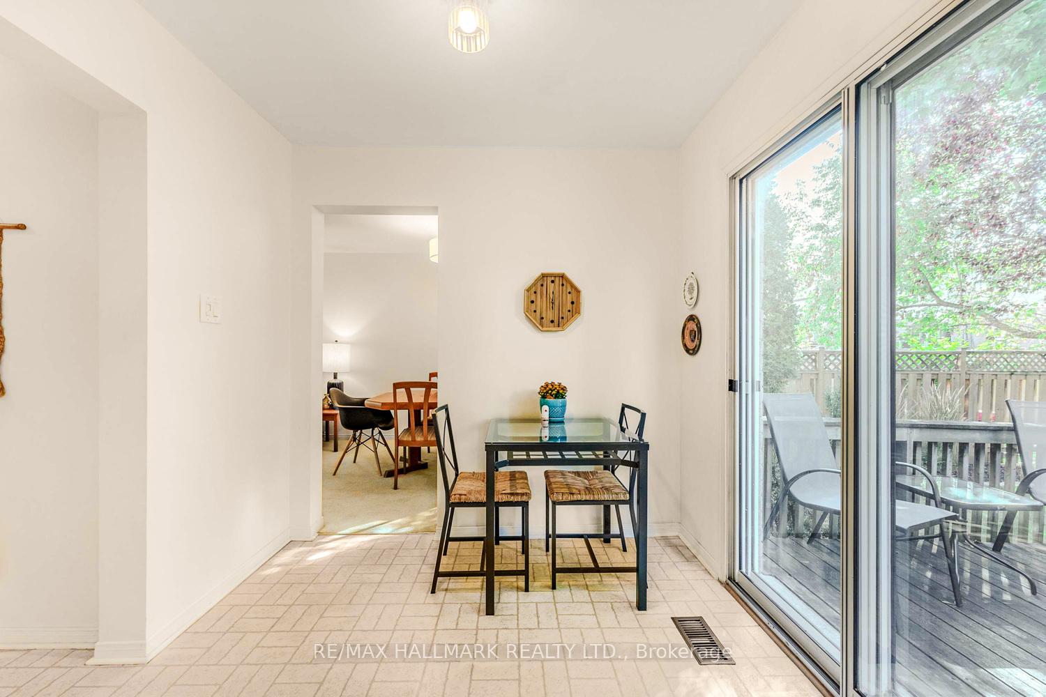 Photo 19 of 2143 Hunt Crescent, Burlington, Headon — HOMEH