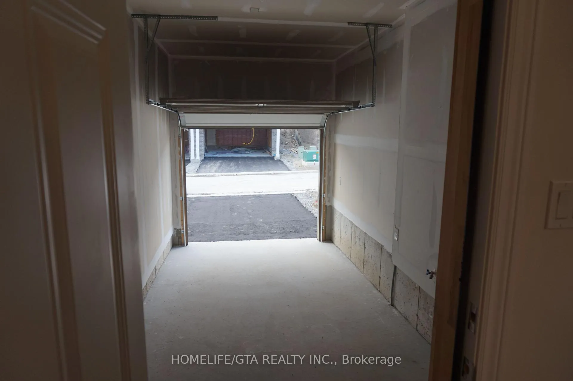 Photo 11 of 2682 Delphinium Trail, Pickering, Rural Pickering — HOMEH
