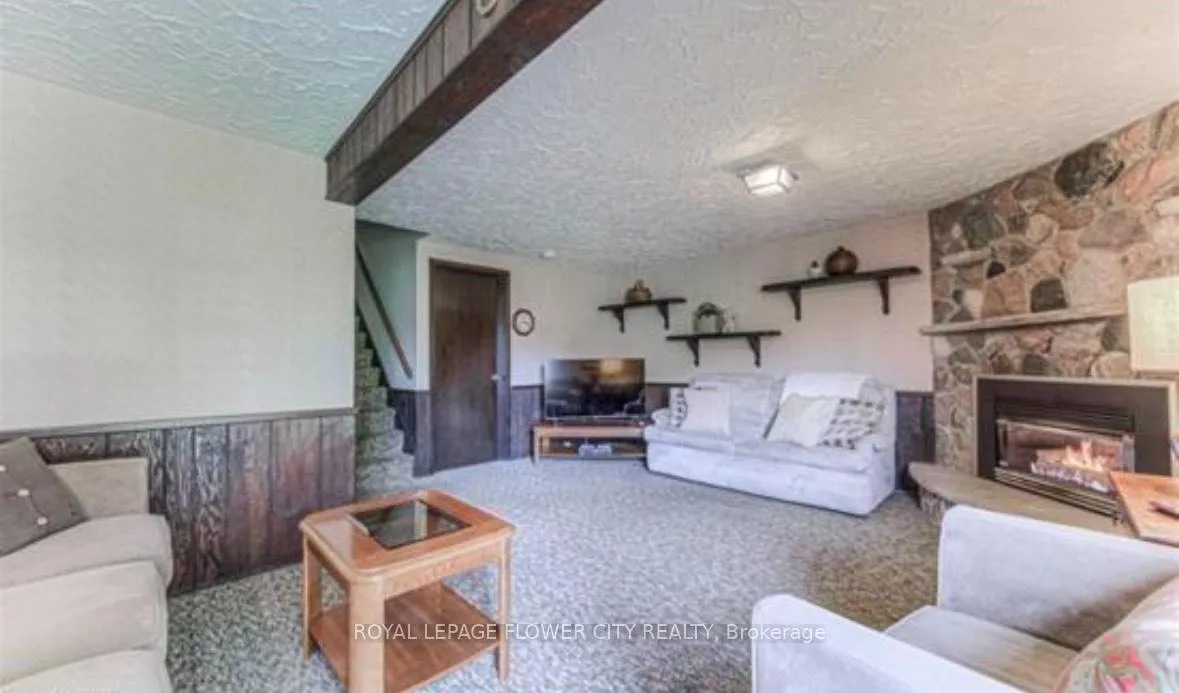 Photo 11 of 160 Westheights Drive, Kitchener — HOMEH