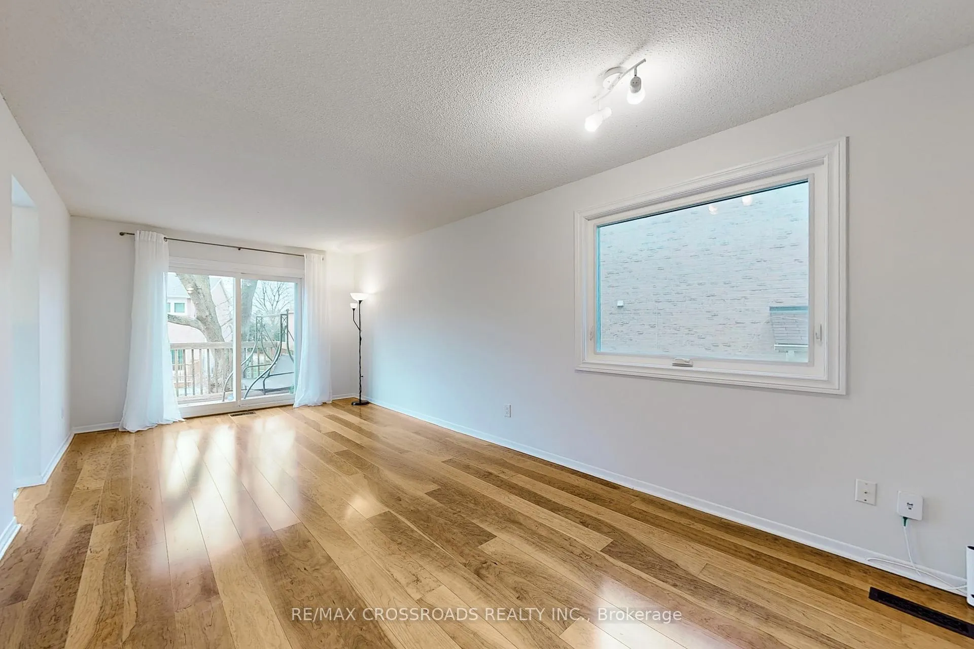 Photo 6 of 726 York Hill Boulevard, Vaughan, Crestwood-Springfarm-Yorkhill — HOMEH