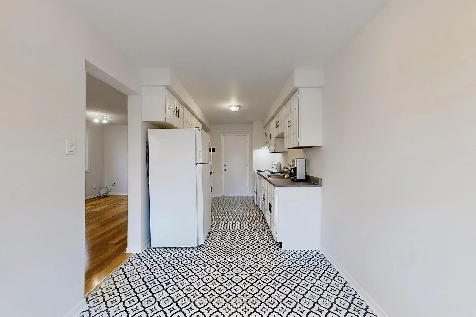 Photo 13 of 726 York Hill Boulevard, Vaughan, Crestwood-Springfarm-Yorkhill — HOMEH