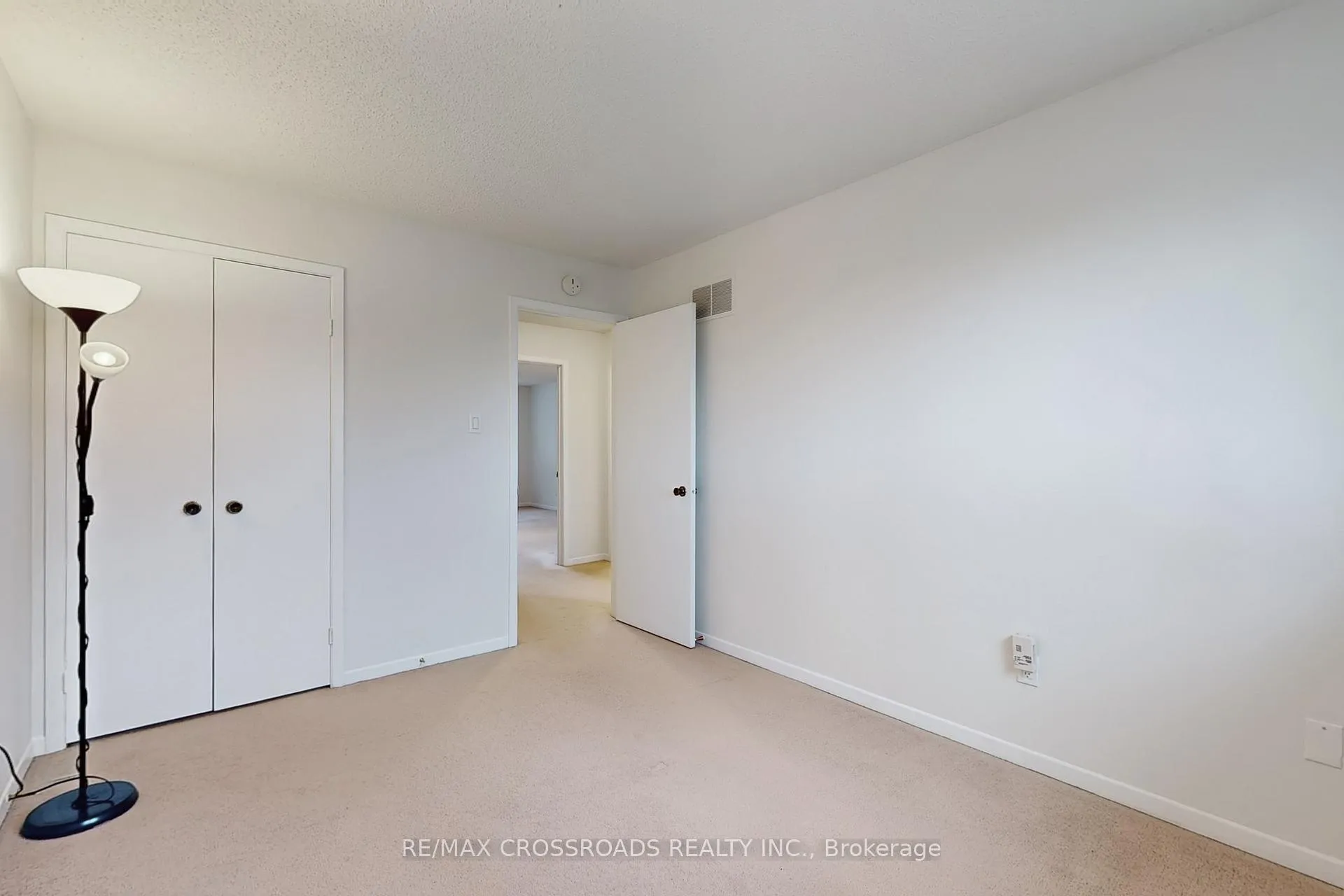 Photo 26 of 726 York Hill Boulevard, Vaughan, Crestwood-Springfarm-Yorkhill — HOMEH