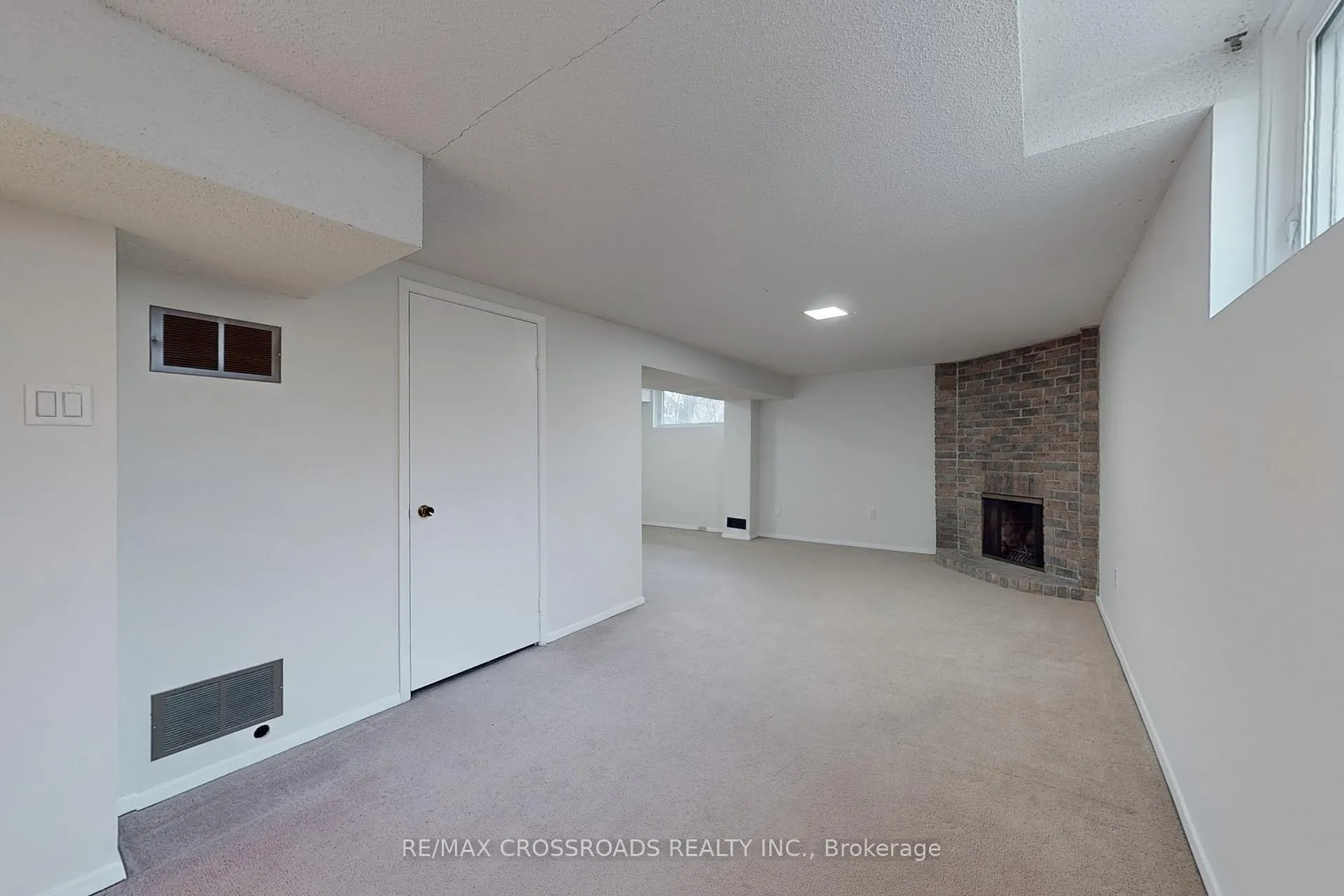 Photo 29 of 726 York Hill Boulevard, Vaughan, Crestwood-Springfarm-Yorkhill — HOMEH