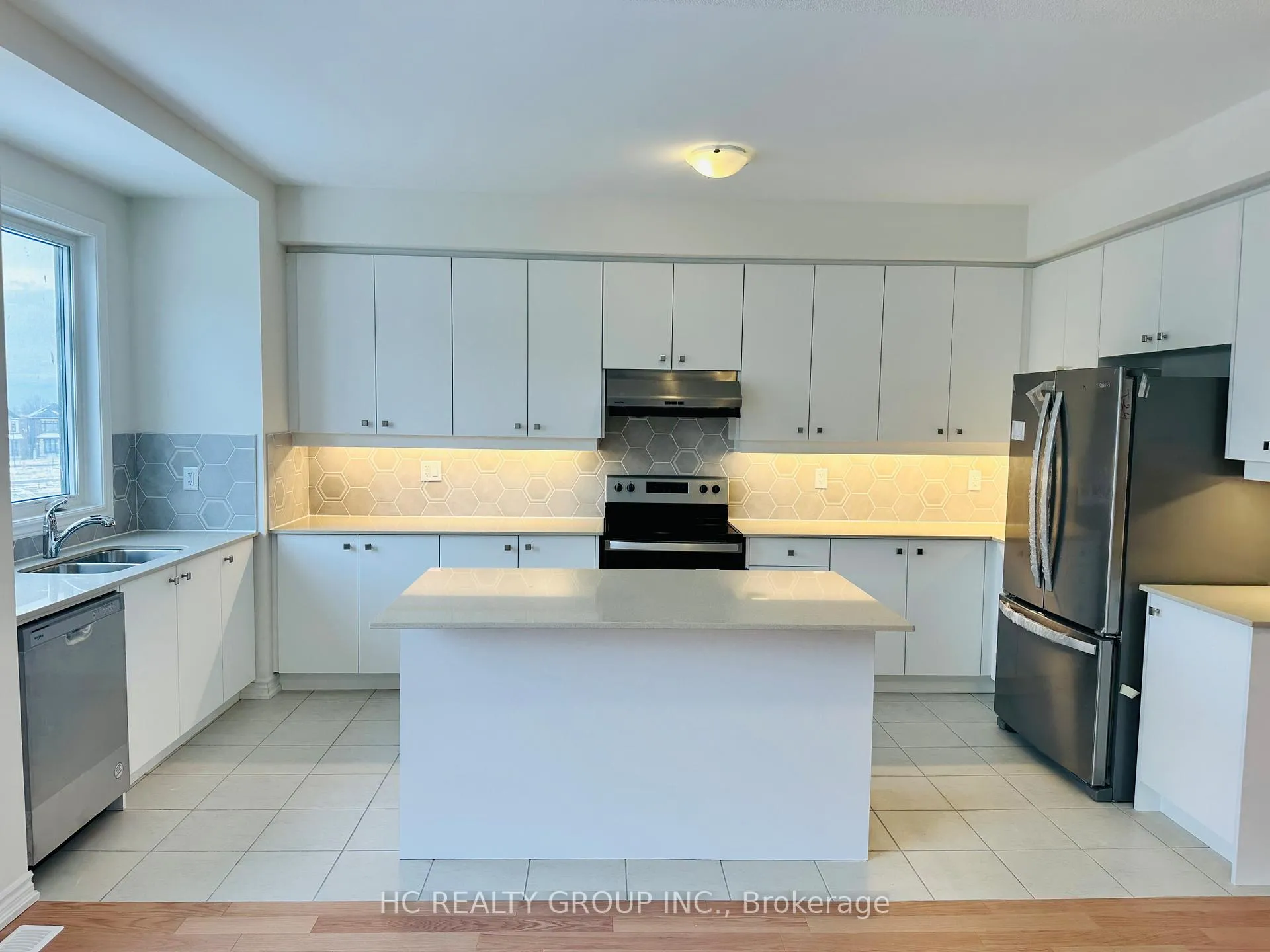 Photo 2 of 2925 Nakina Street, Pickering, Rural Pickering — HOMEH