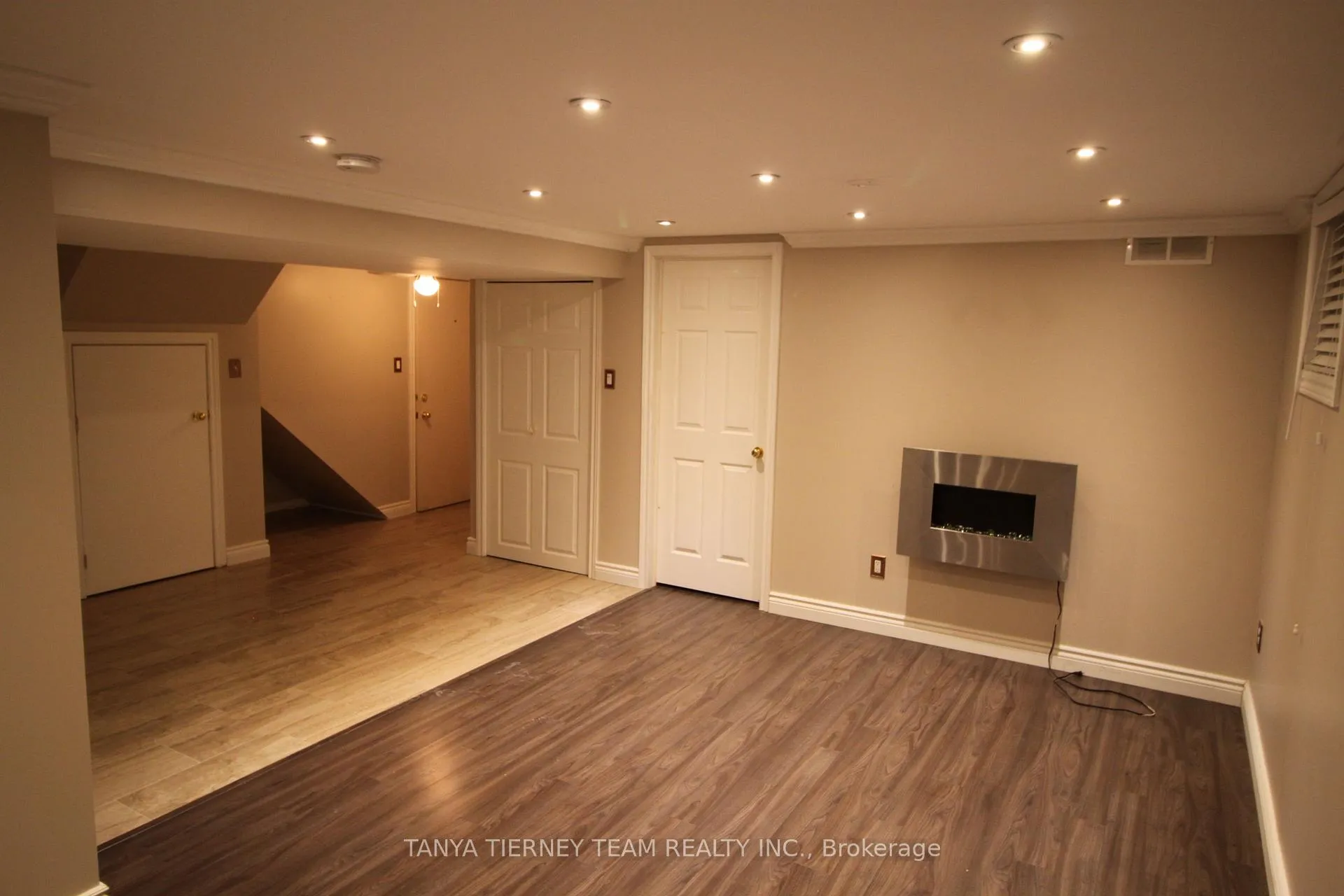 Photo 8 of Unit Lower, 718 Clarence Drive, Whitby, Downtown Whitby — HOMEH