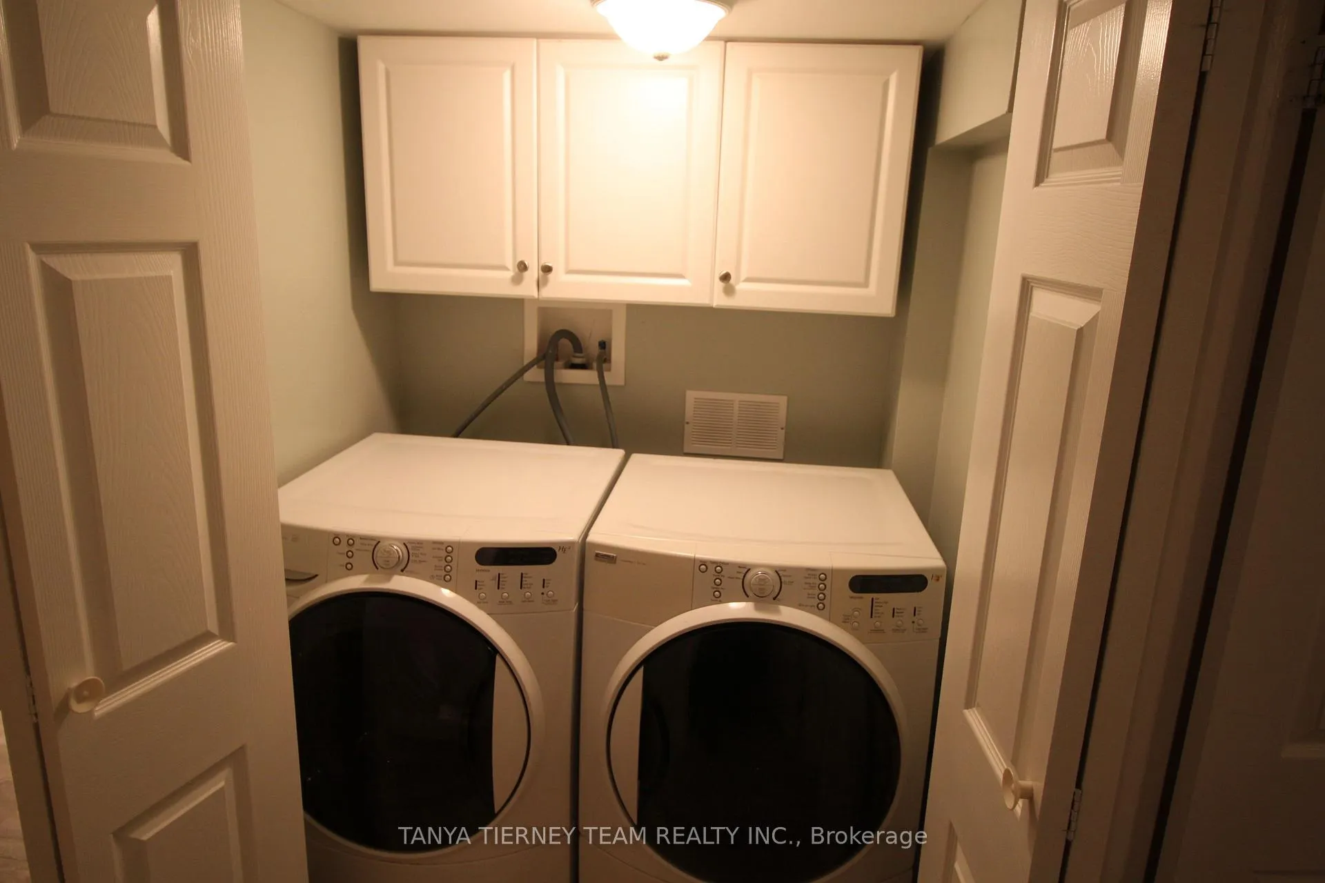 Photo 11 of Unit Lower, 718 Clarence Drive, Whitby, Downtown Whitby — HOMEH