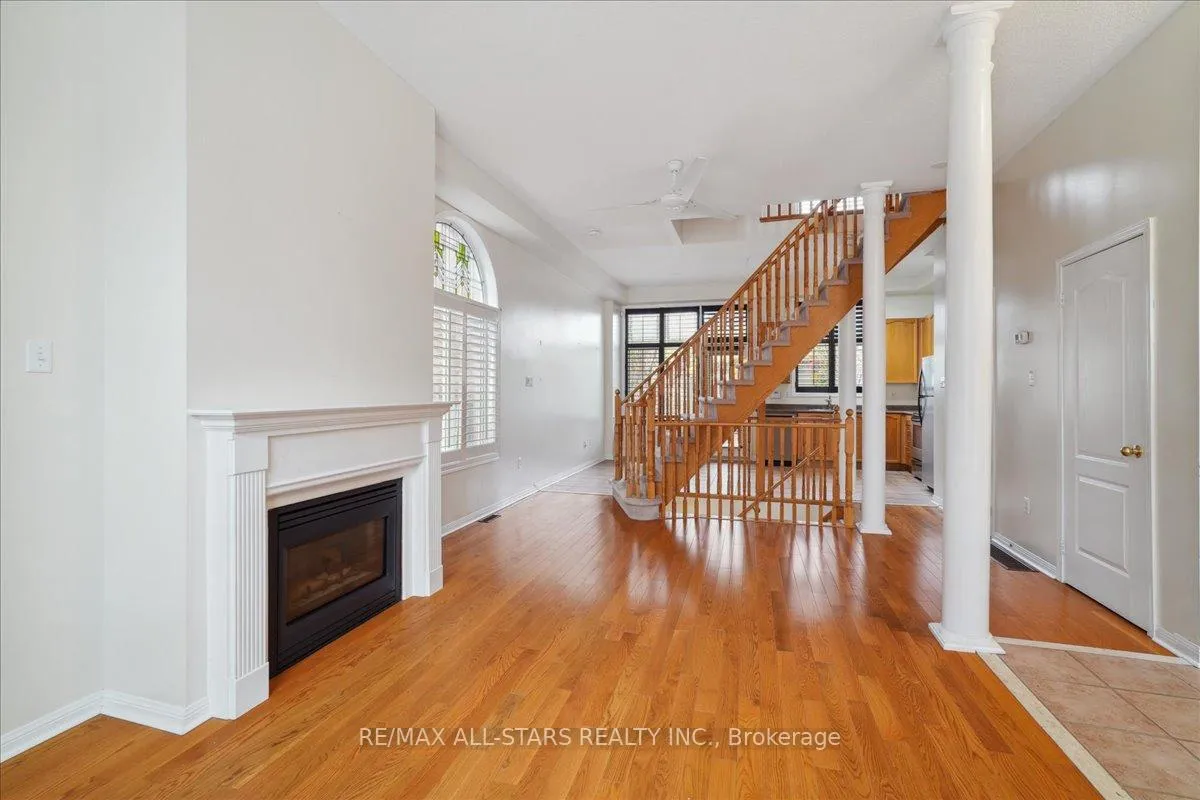 Photo 5 of 56 Cornell Park Avenue, Markham, Cornell — HOMEH