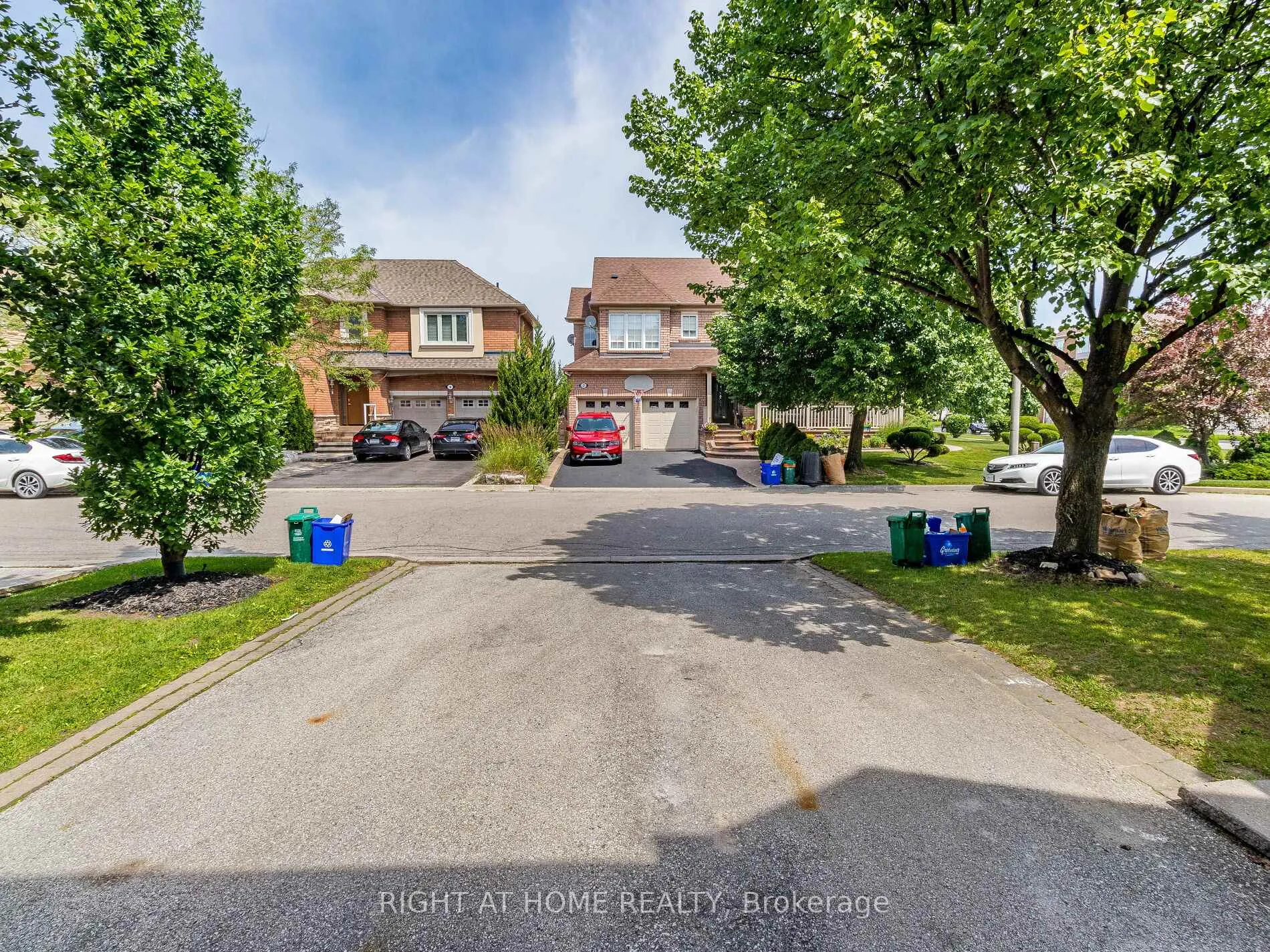 Photo 5 of 1 Ferdinand Avenue, Vaughan, Vellore Village — HOMEH