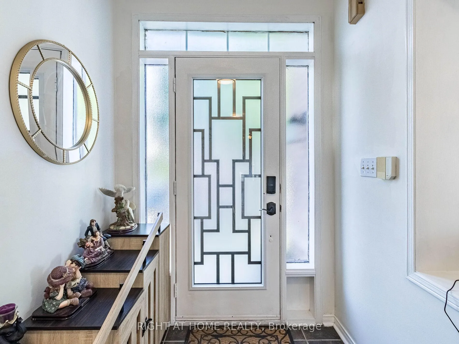 Photo 7 of 1 Ferdinand Avenue, Vaughan, Vellore Village — HOMEH