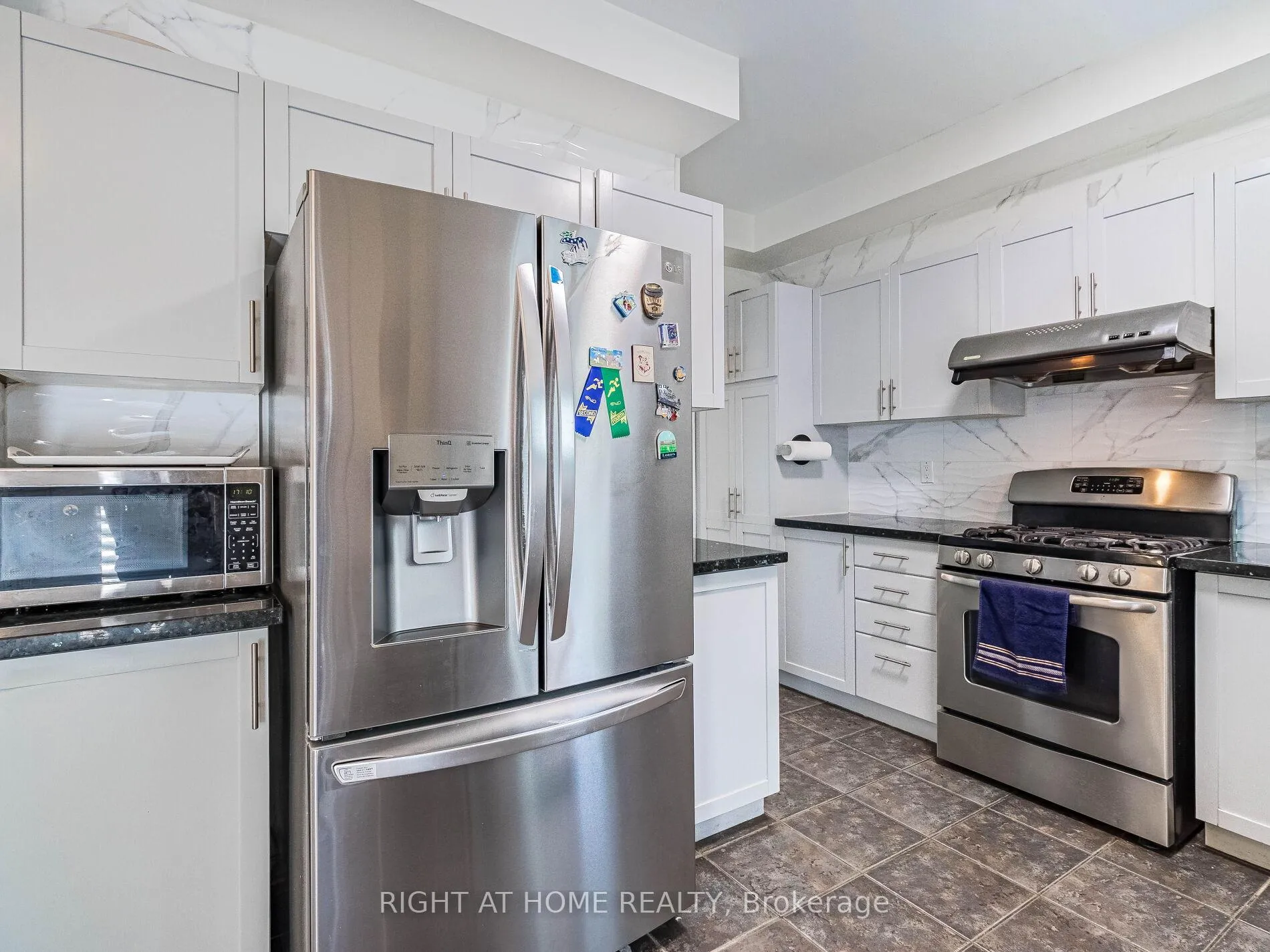 Photo 14 of 1 Ferdinand Avenue, Vaughan, Vellore Village — HOMEH