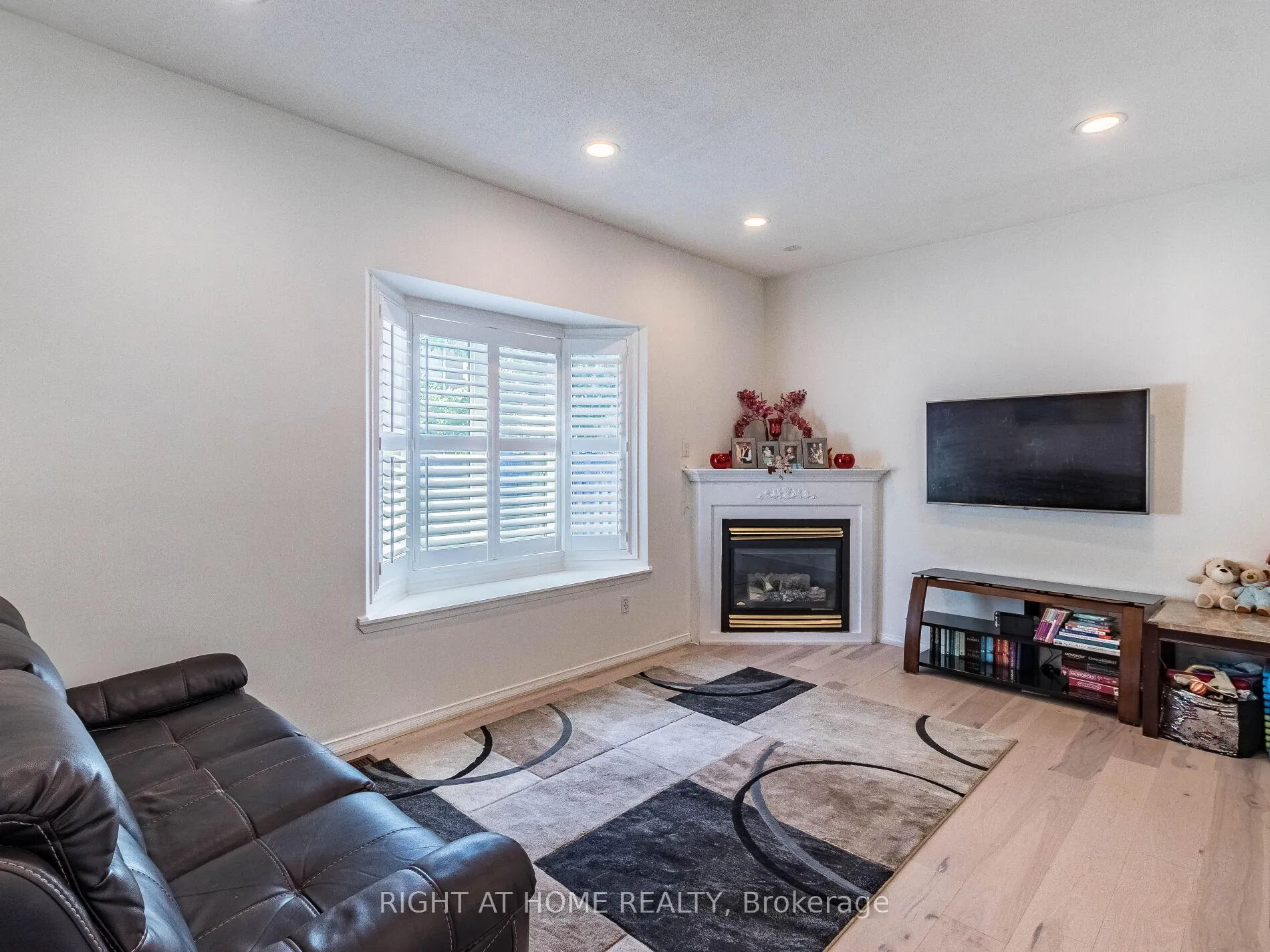 Photo 20 of 1 Ferdinand Avenue, Vaughan, Vellore Village — HOMEH