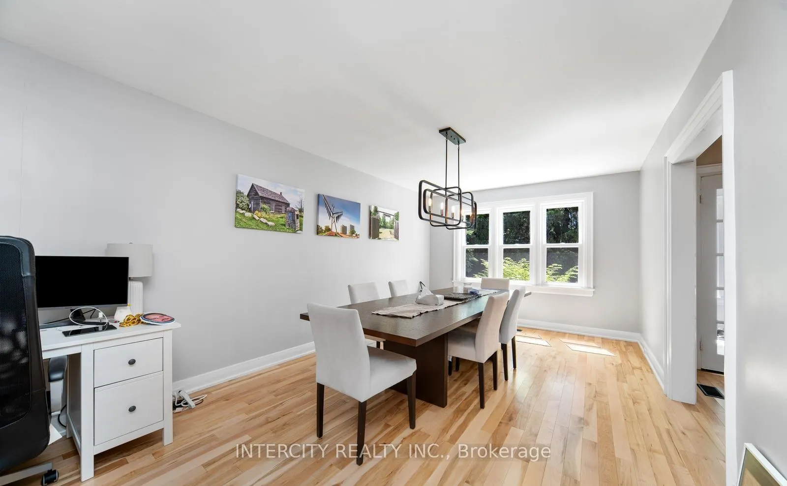 Photo 6 of 98 Blake Street, Barrie, North Shore — HOMEH