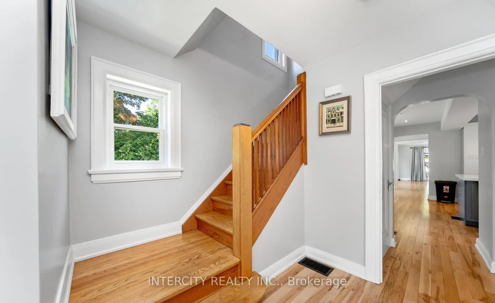 Photo 19 of 98 Blake Street, Barrie, North Shore — HOMEH