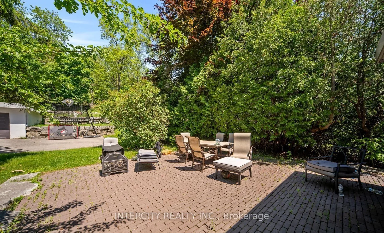 Photo 22 of 98 Blake Street, Barrie, North Shore — HOMEH