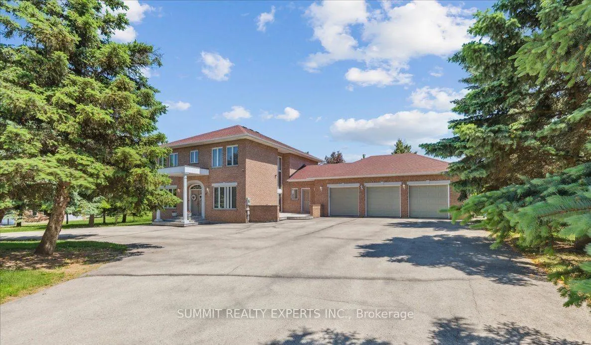 Photo 1 of 8 Estateview Circle, Brampton, Toronto Gore Rural Estate — HOMEH