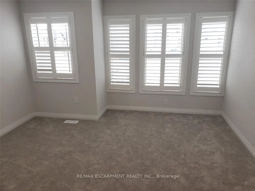 Photo 16 of 15 Yale Drive, Hamilton, Mount Hope — HOMEH
