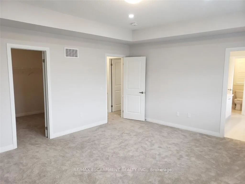 Photo 24 of 15 Yale Drive, Hamilton, Mount Hope — HOMEH