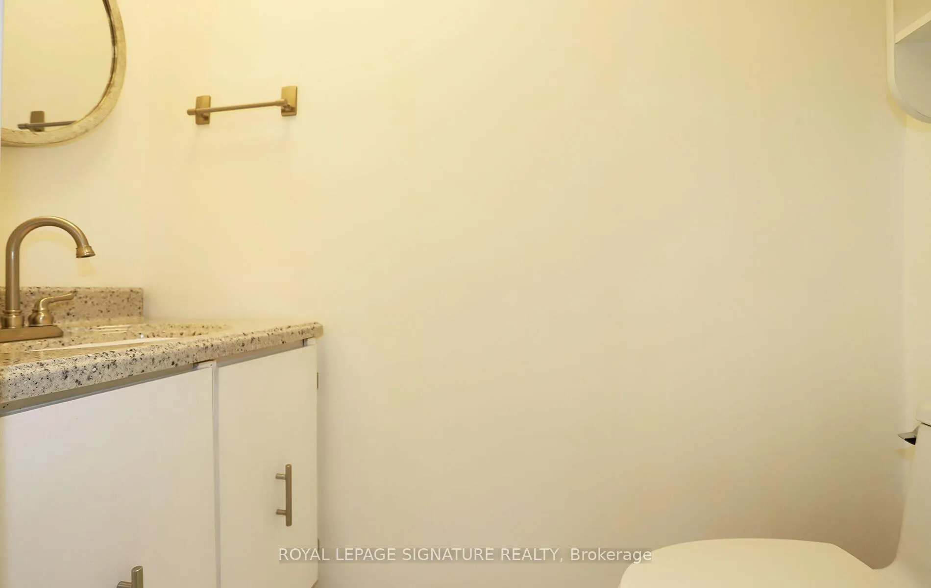 Photo 4 of 27 Patrice Crescent, Vaughan, Crestwood-Springfarm-Yorkhill — HOMEH