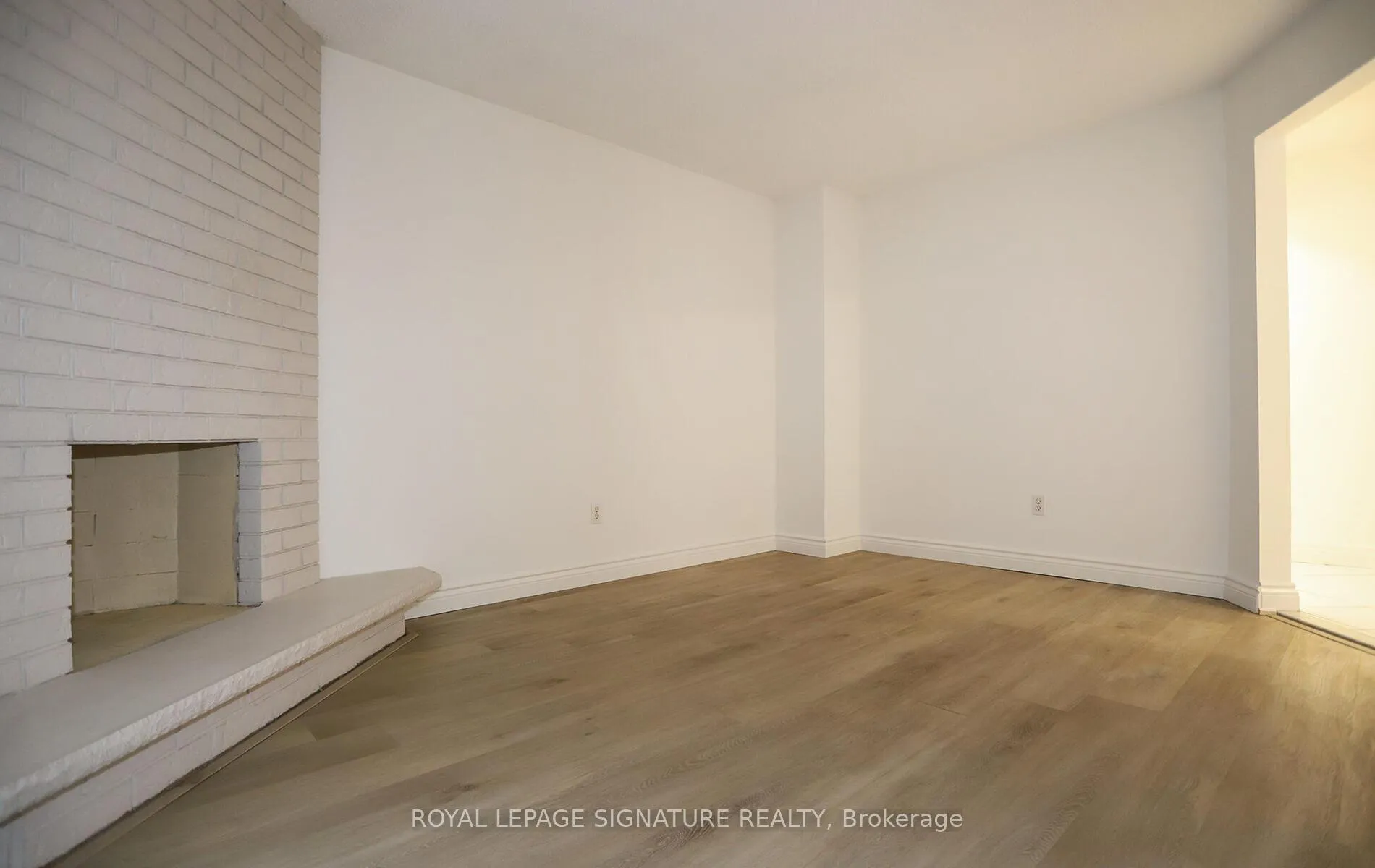 Photo 6 of 27 Patrice Crescent, Vaughan, Crestwood-Springfarm-Yorkhill — HOMEH