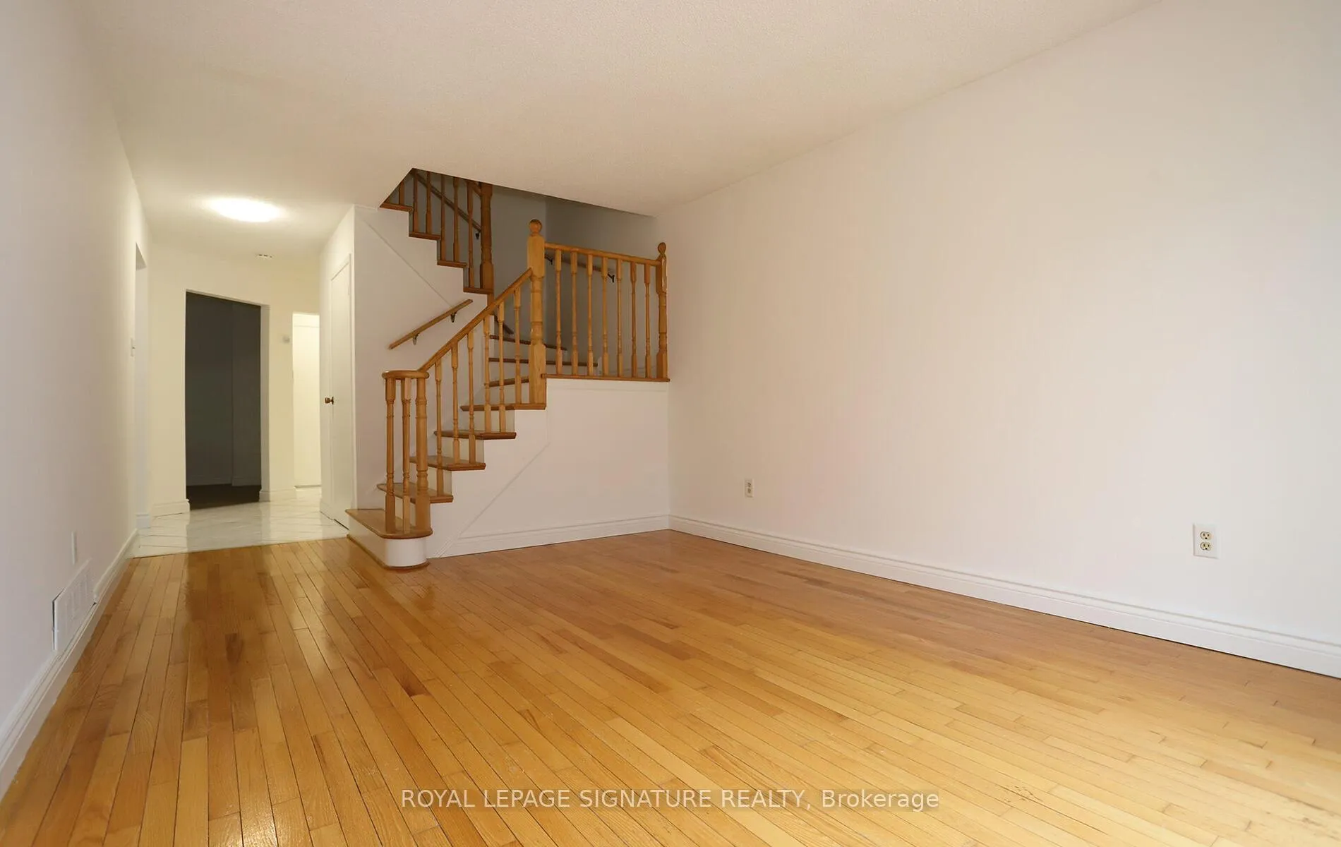 Photo 8 of 27 Patrice Crescent, Vaughan, Crestwood-Springfarm-Yorkhill — HOMEH