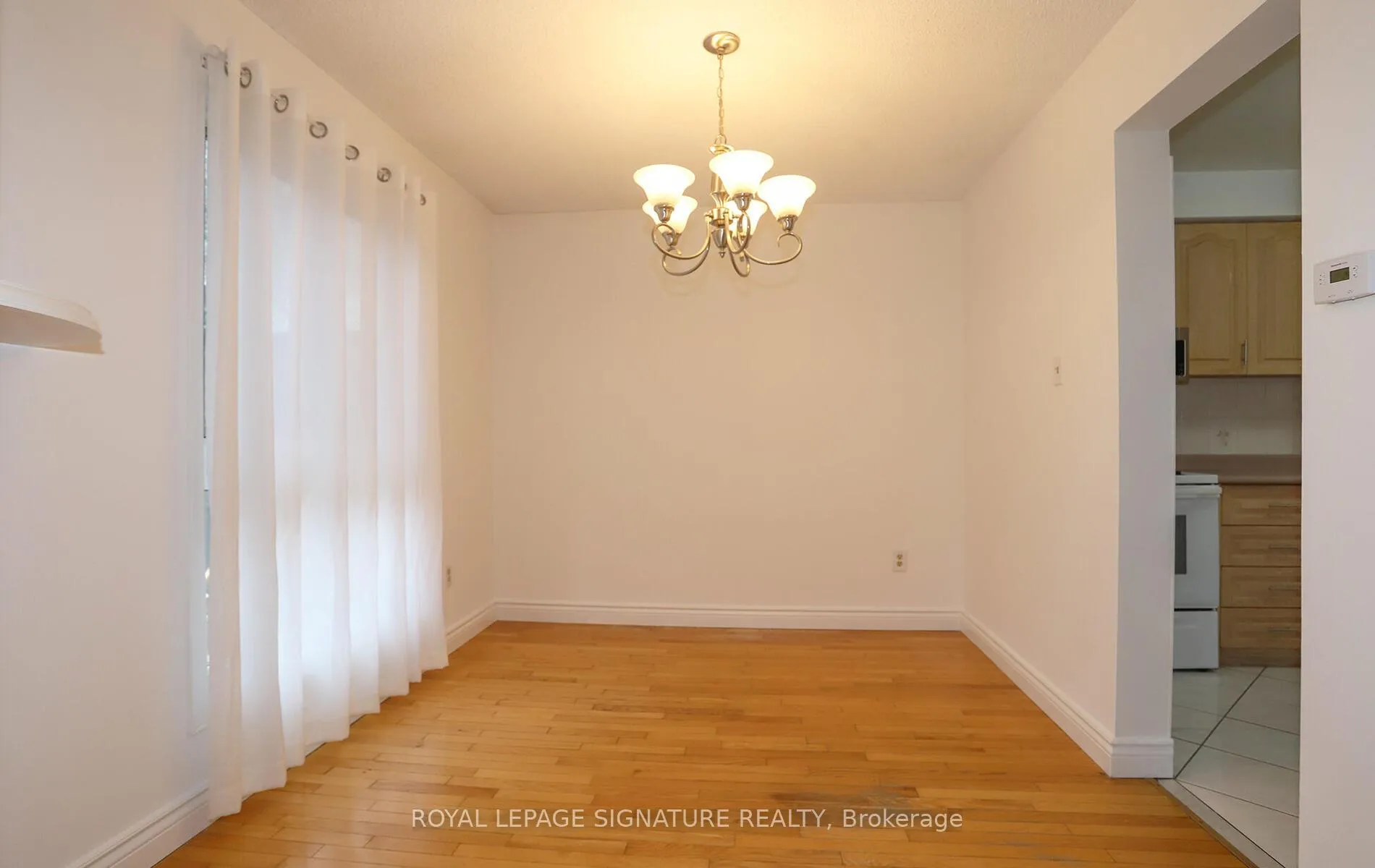Photo 11 of 27 Patrice Crescent, Vaughan, Crestwood-Springfarm-Yorkhill — HOMEH