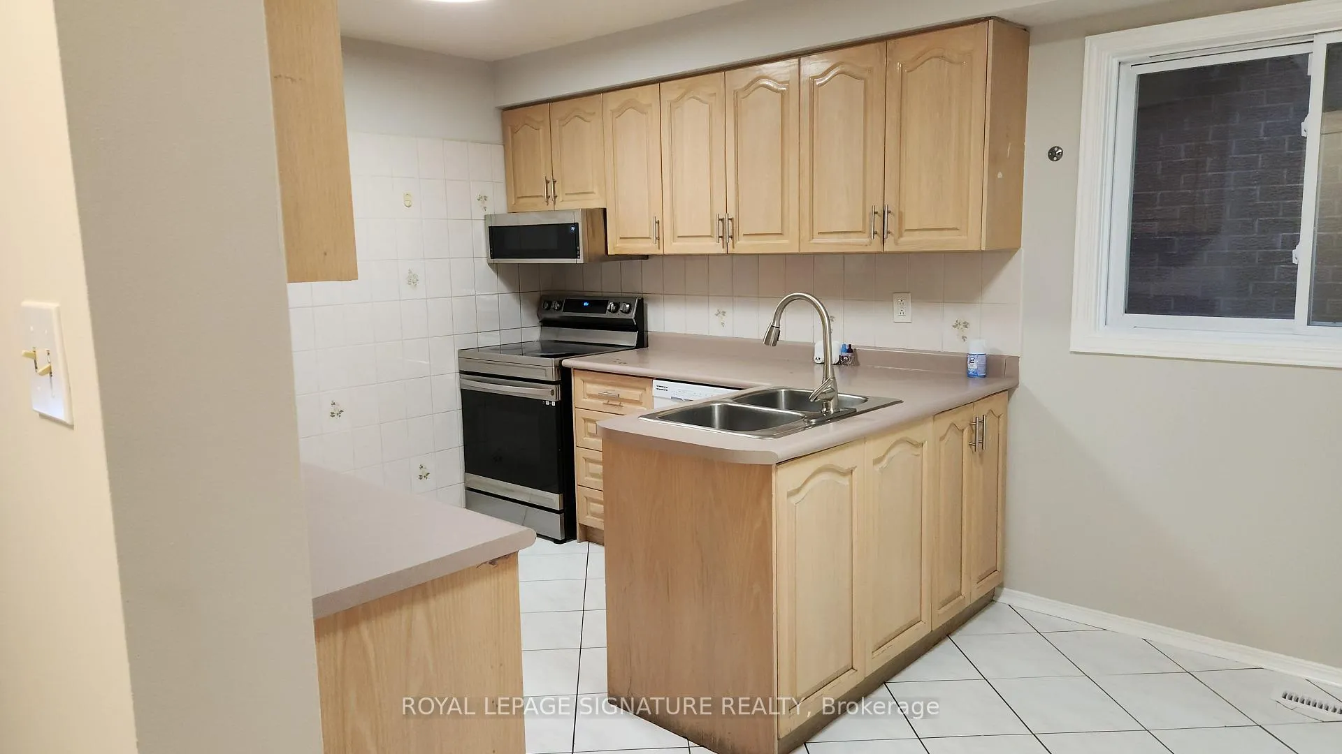 Photo 14 of 27 Patrice Crescent, Vaughan, Crestwood-Springfarm-Yorkhill — HOMEH