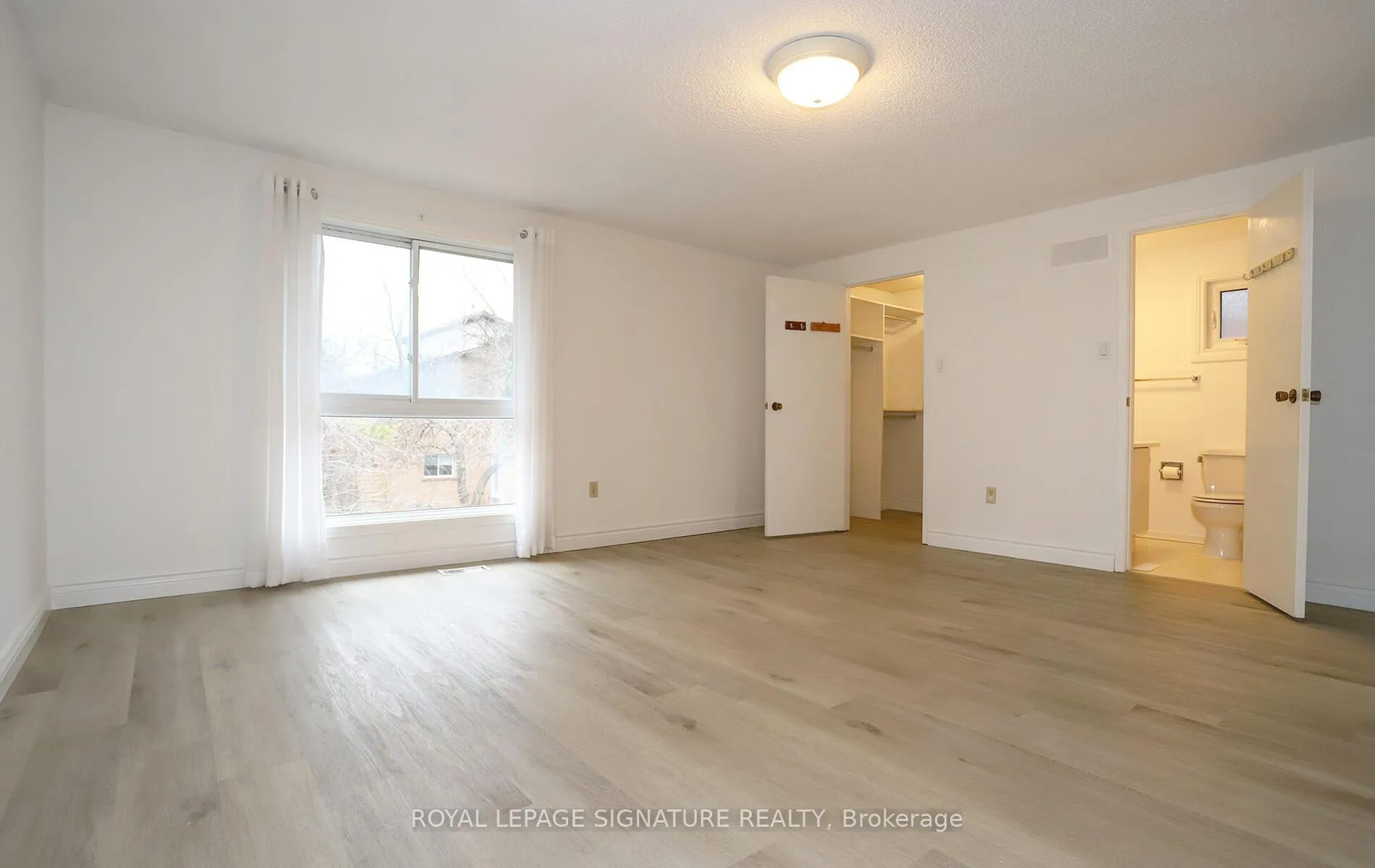 Photo 18 of 27 Patrice Crescent, Vaughan, Crestwood-Springfarm-Yorkhill — HOMEH