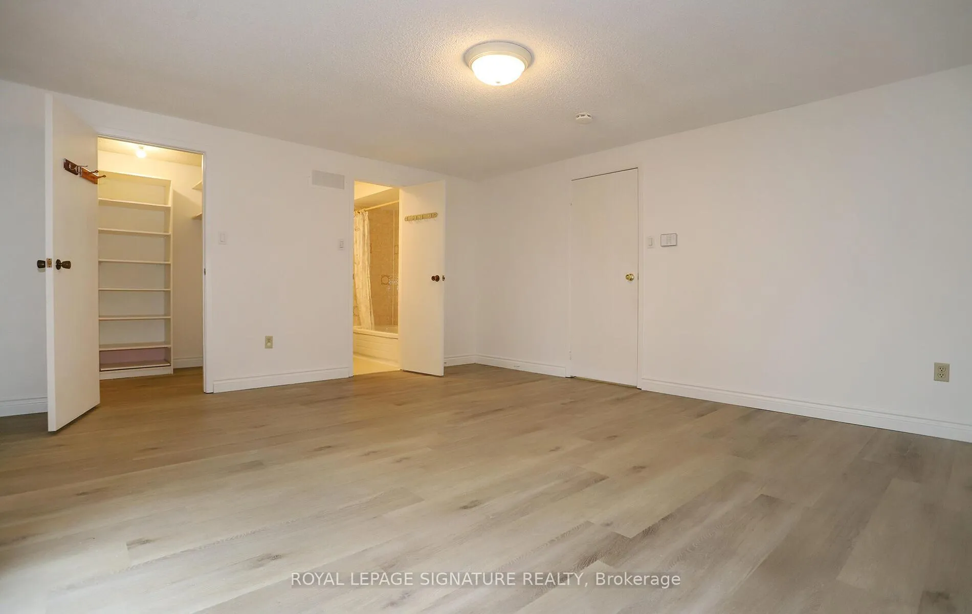 Photo 19 of 27 Patrice Crescent, Vaughan, Crestwood-Springfarm-Yorkhill — HOMEH