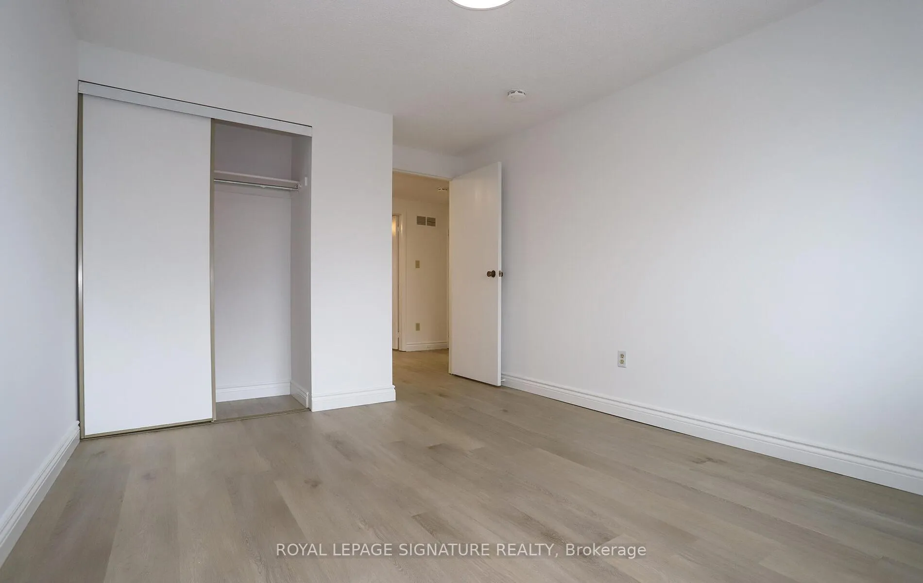 Photo 22 of 27 Patrice Crescent, Vaughan, Crestwood-Springfarm-Yorkhill — HOMEH