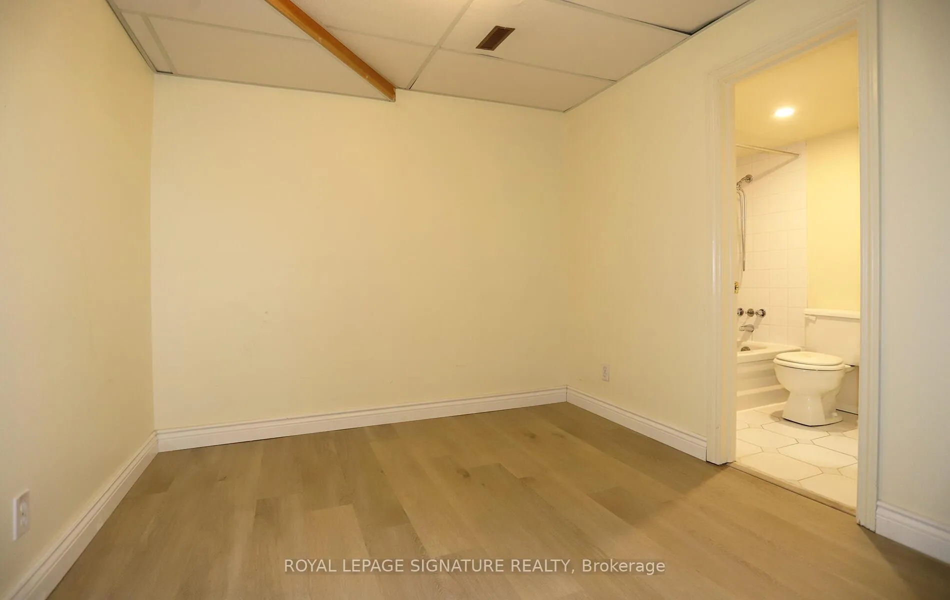 Photo 32 of 27 Patrice Crescent, Vaughan, Crestwood-Springfarm-Yorkhill — HOMEH