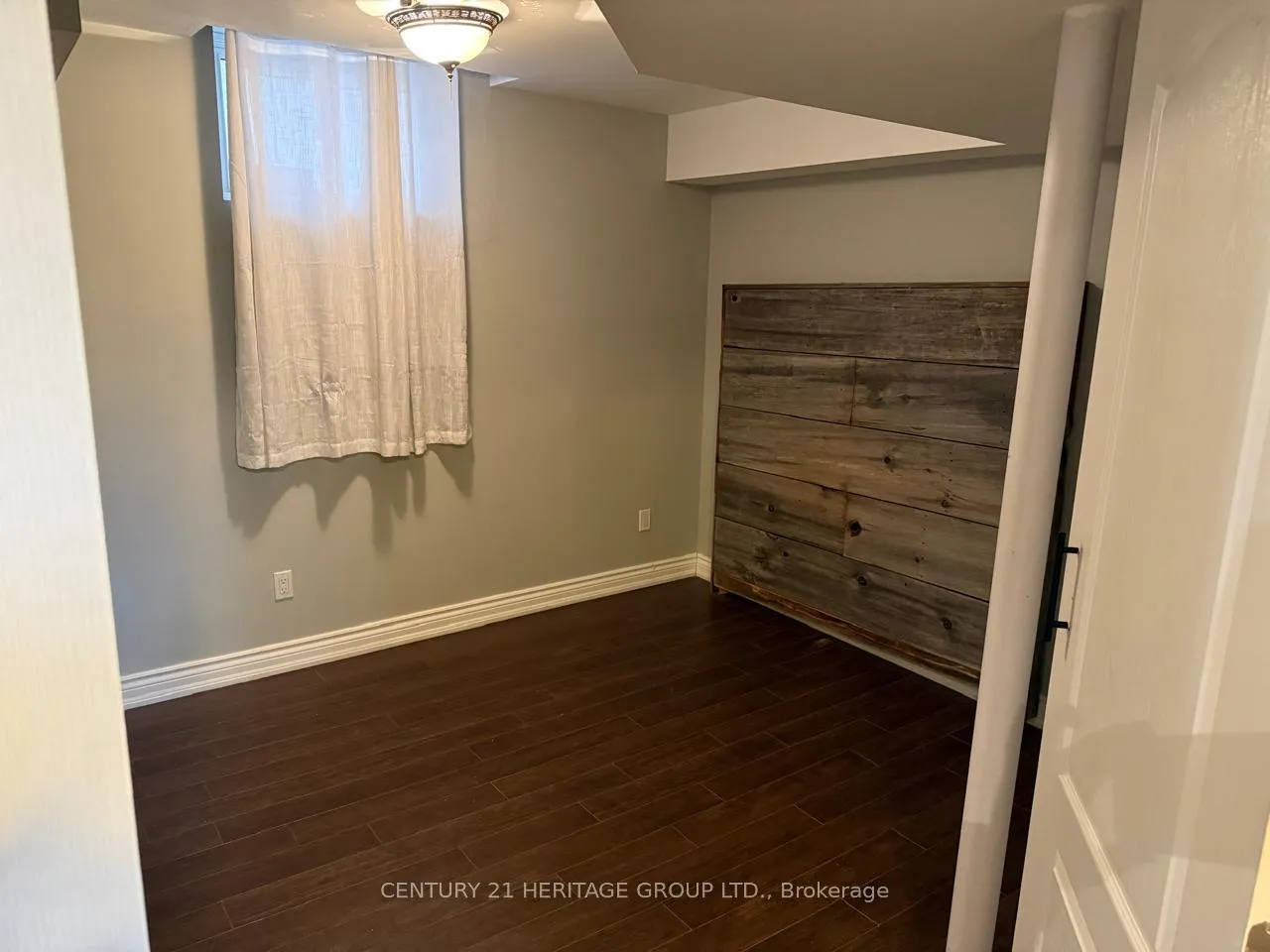 Photo 5 of 116 Laurendale Avenue, Georgina, Keswick South — HOMEH