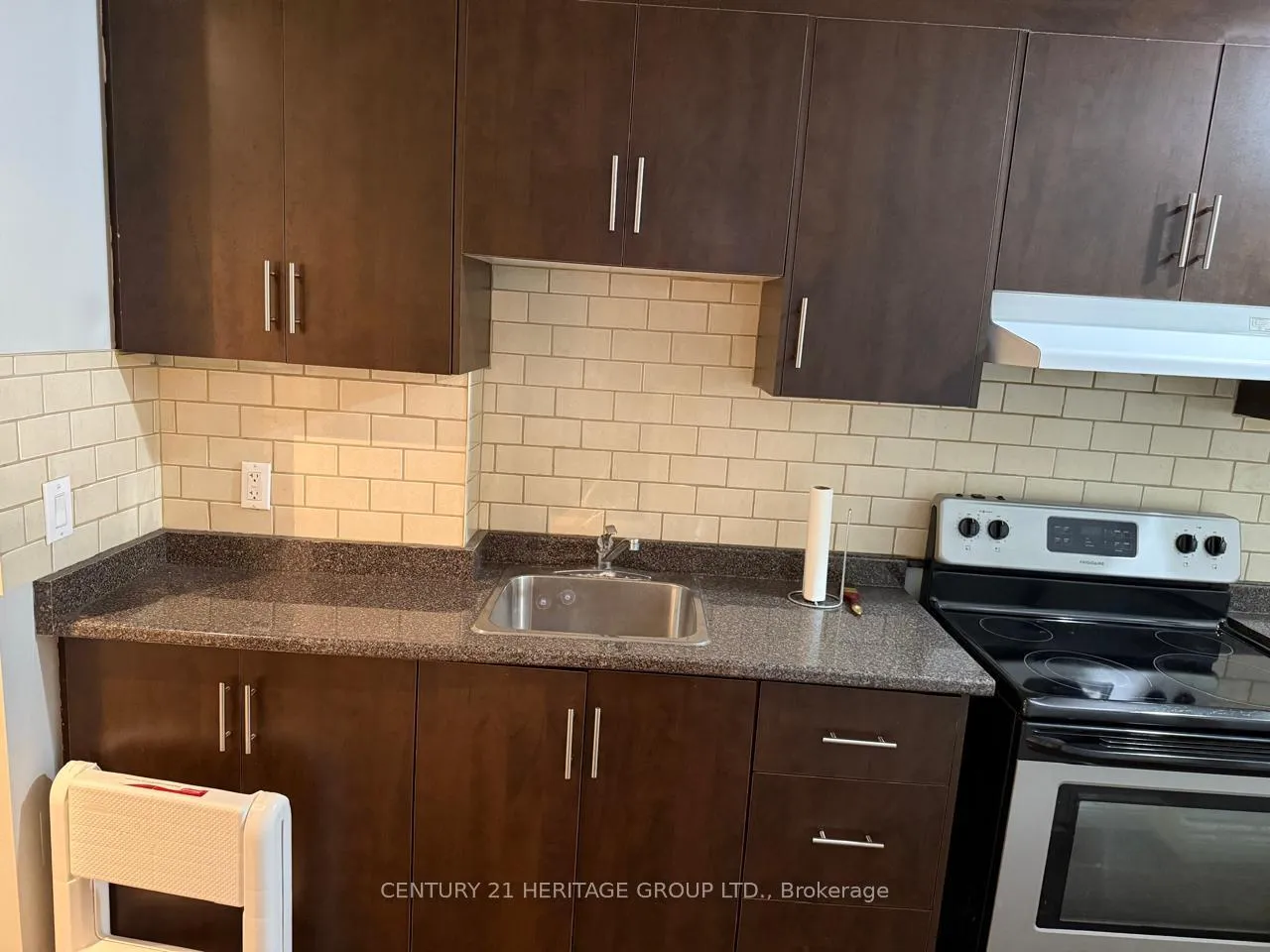 Photo 8 of 116 Laurendale Avenue, Georgina, Keswick South — HOMEH