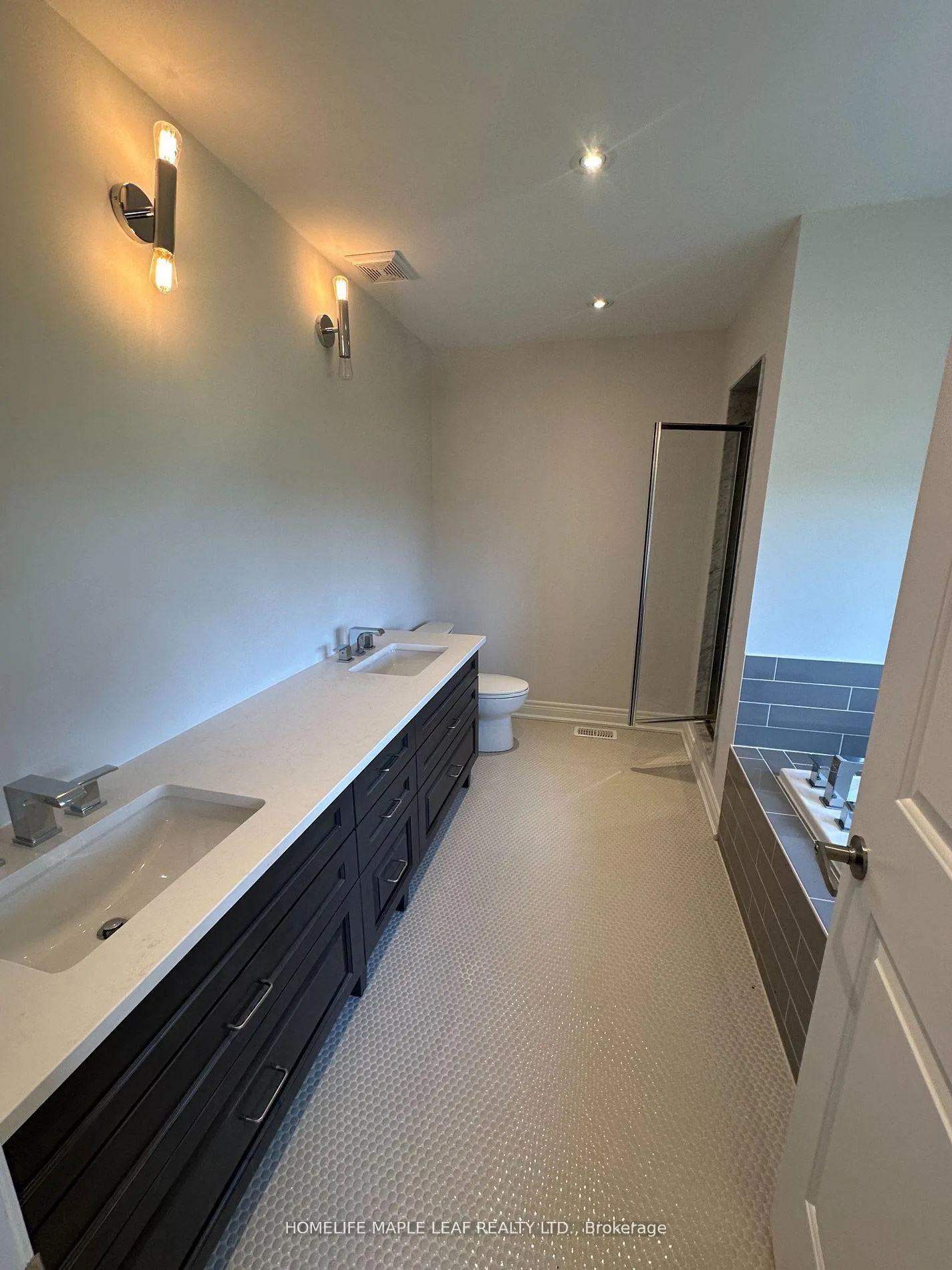 Photo 20 of 91 Robert Wilson Crescent, Georgina, Keswick South — HOMEH