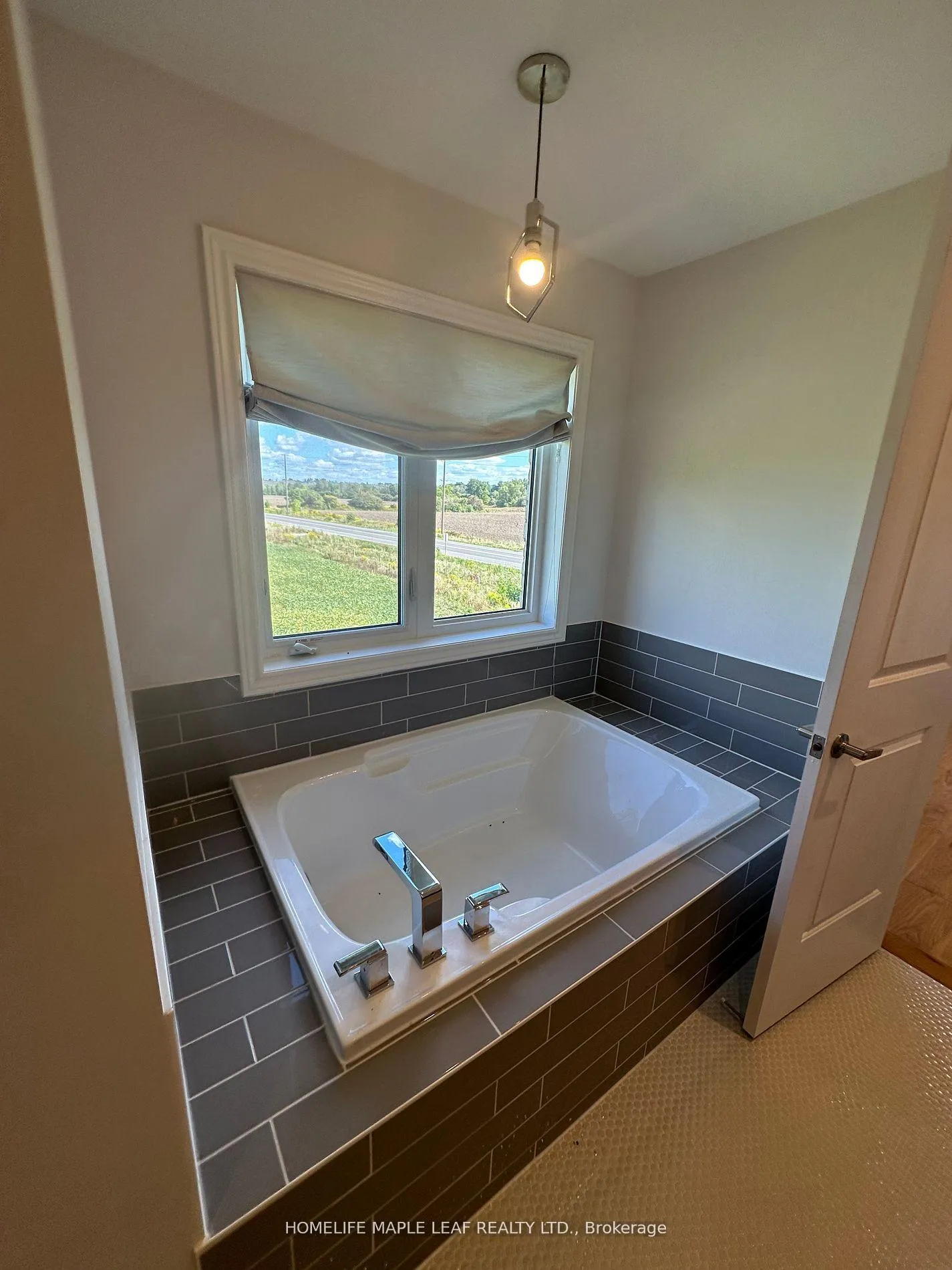 Photo 22 of 91 Robert Wilson Crescent, Georgina, Keswick South — HOMEH