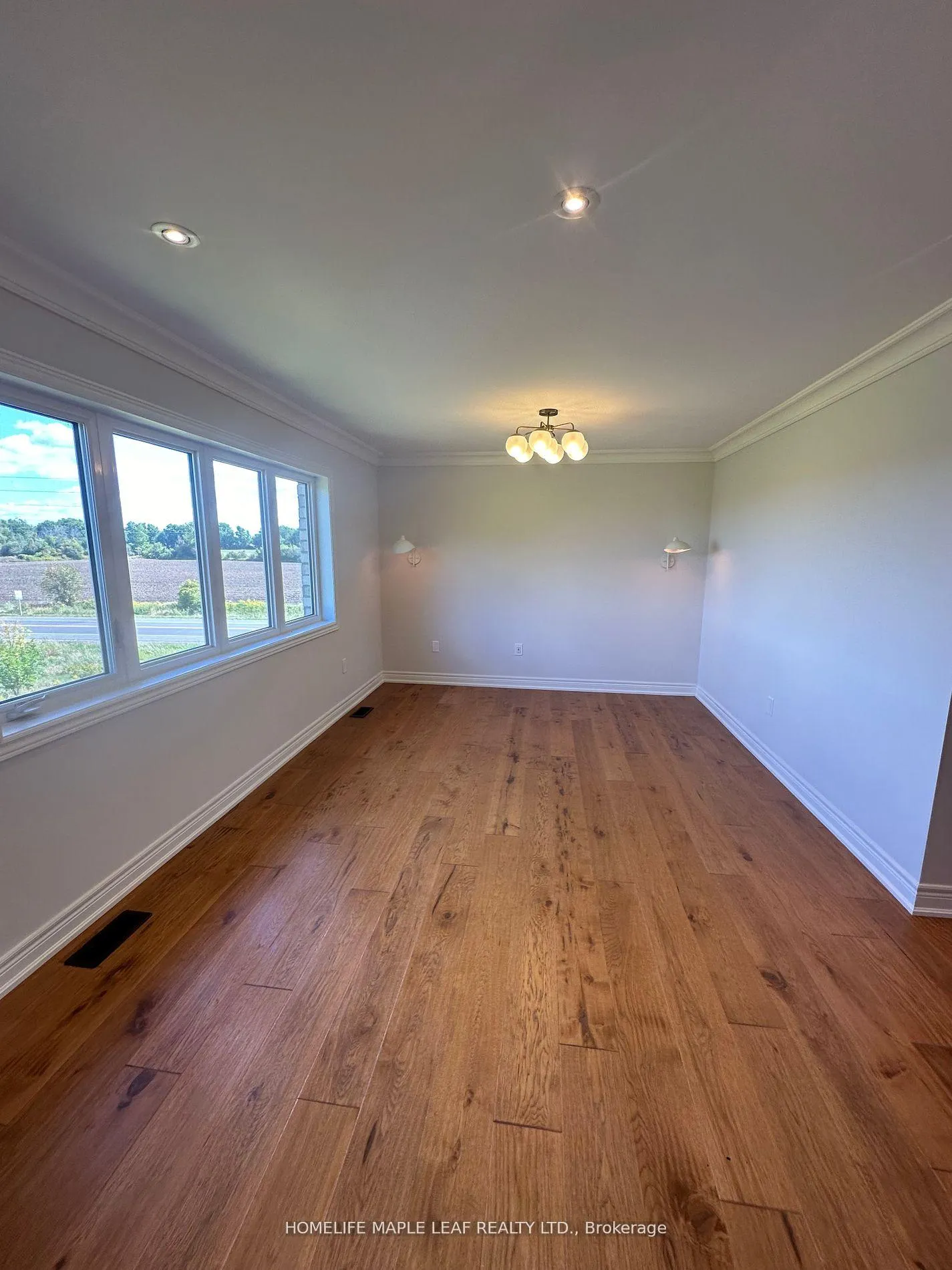 Photo 23 of 91 Robert Wilson Crescent, Georgina, Keswick South — HOMEH