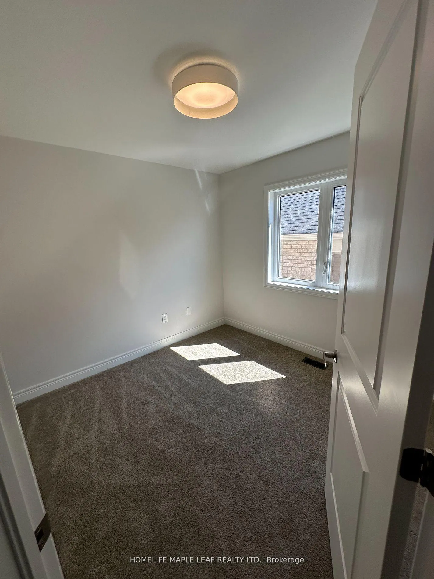 Photo 25 of 91 Robert Wilson Crescent, Georgina, Keswick South — HOMEH