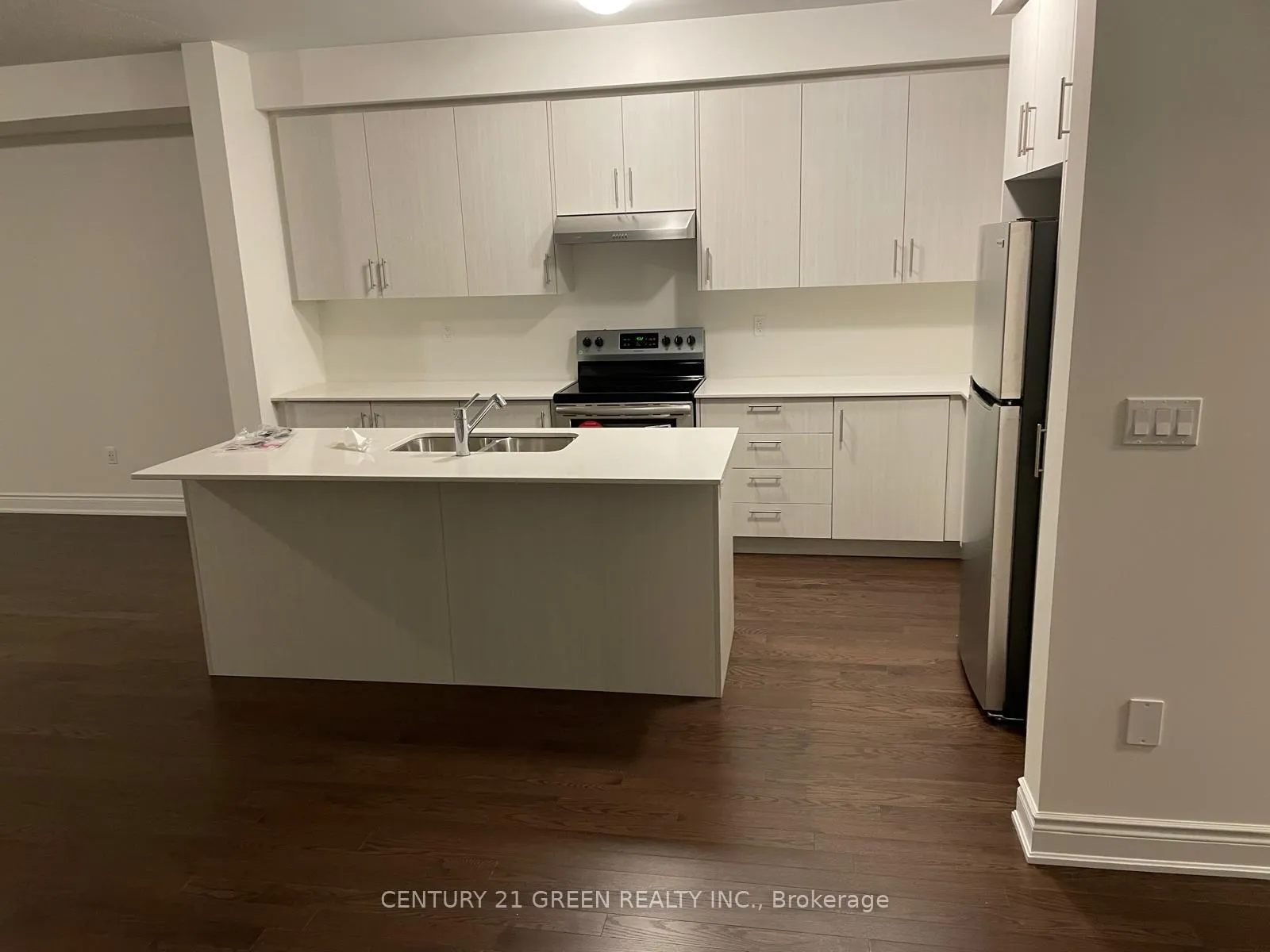 Photo 4 of 57 Bermondsey Way, Brampton, Bram West — HOMEH