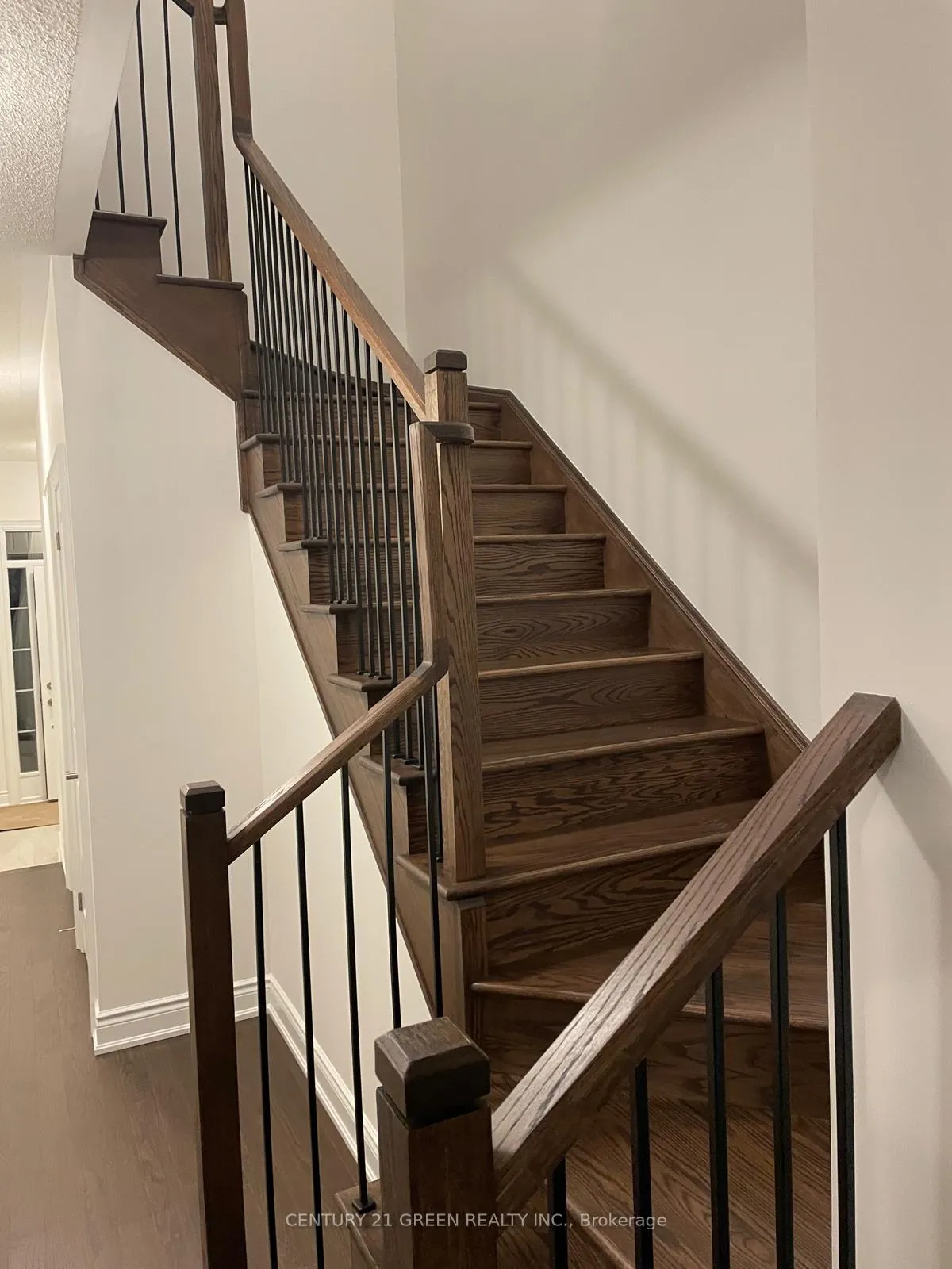 Photo 5 of 57 Bermondsey Way, Brampton, Bram West — HOMEH