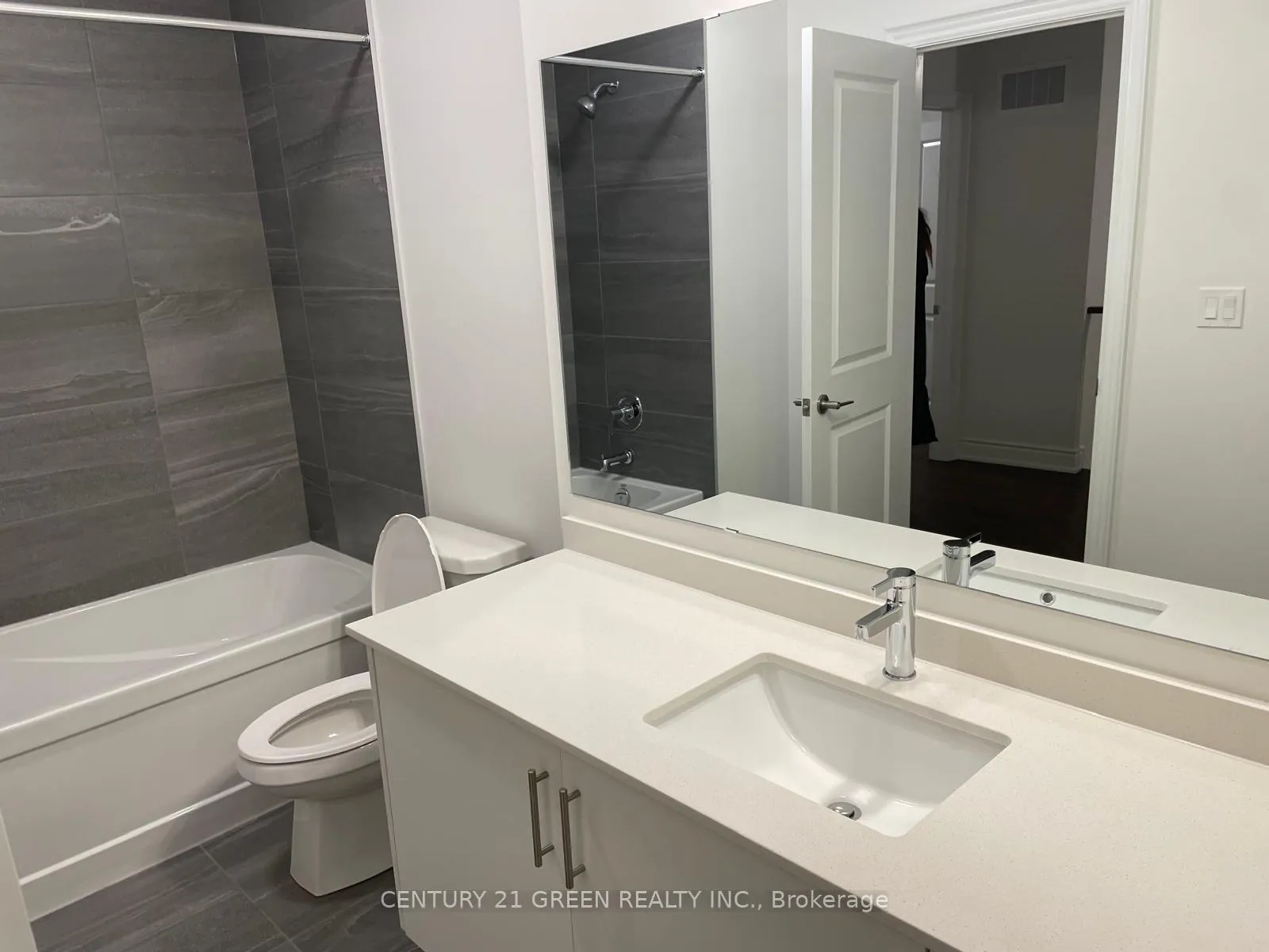 Photo 9 of 57 Bermondsey Way, Brampton, Bram West — HOMEH