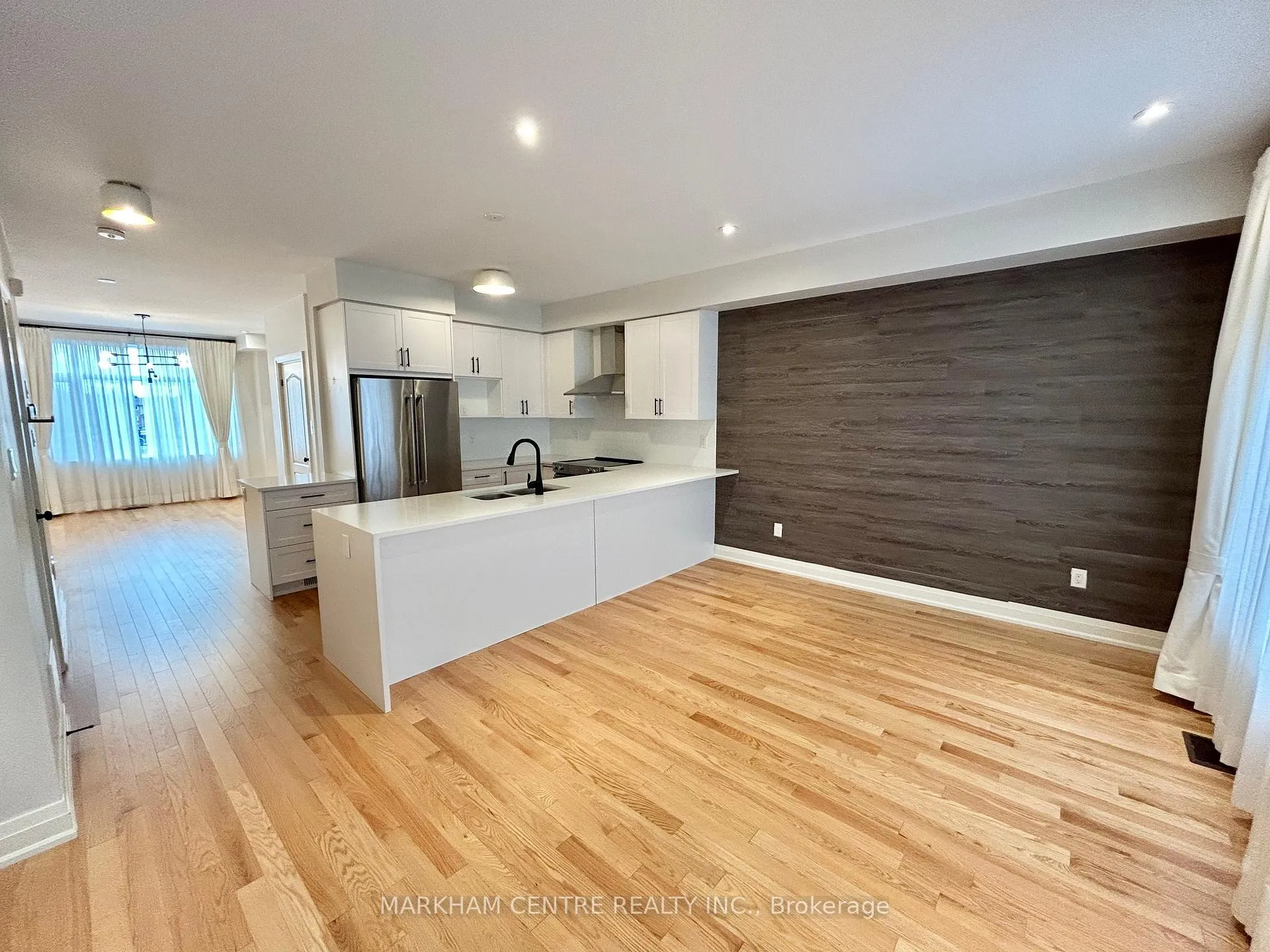 Photo 4 of 20 Teasel Way, Markham, Unionville — HOMEH